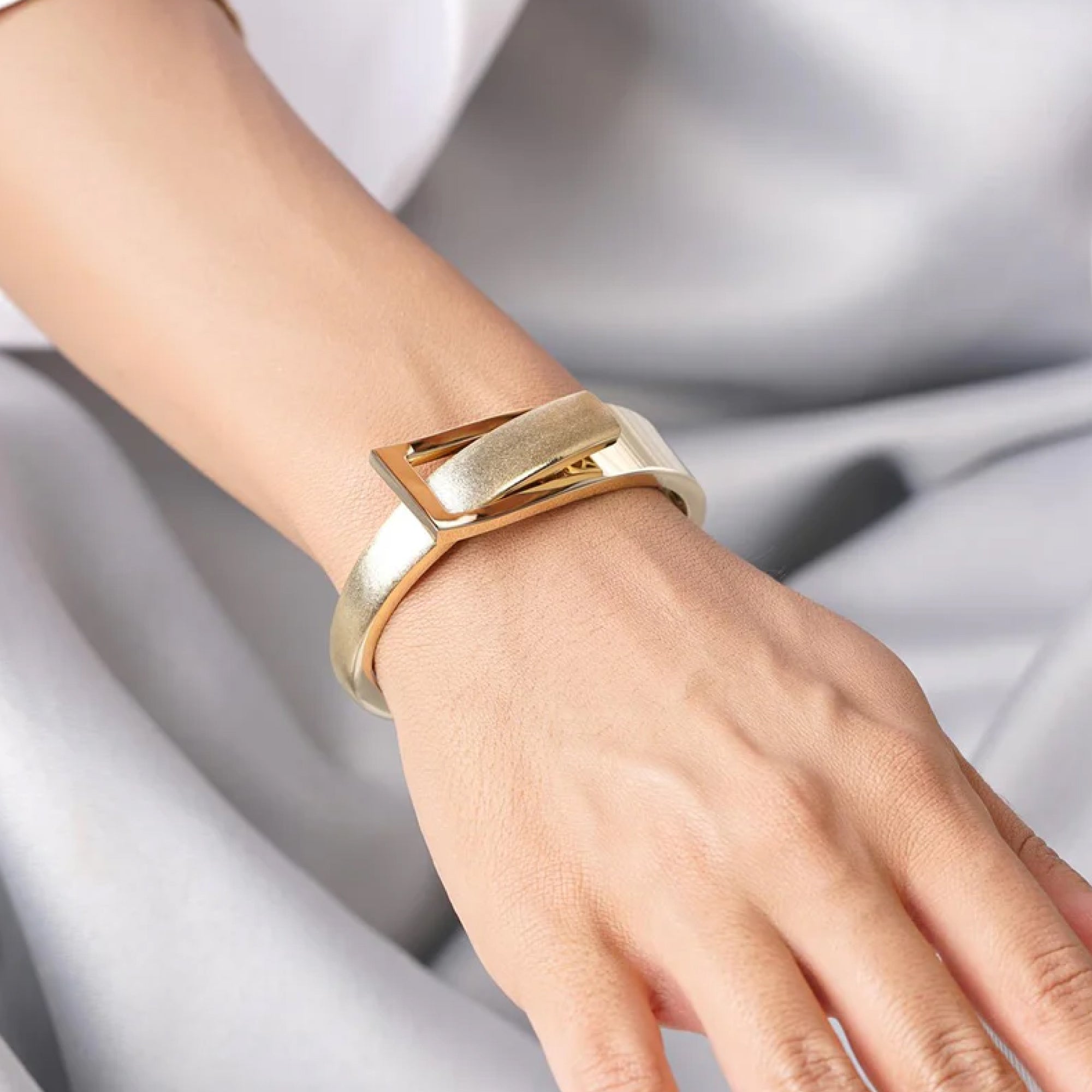 How to Style a Gold Cuff Bracelet for Everyday Wear