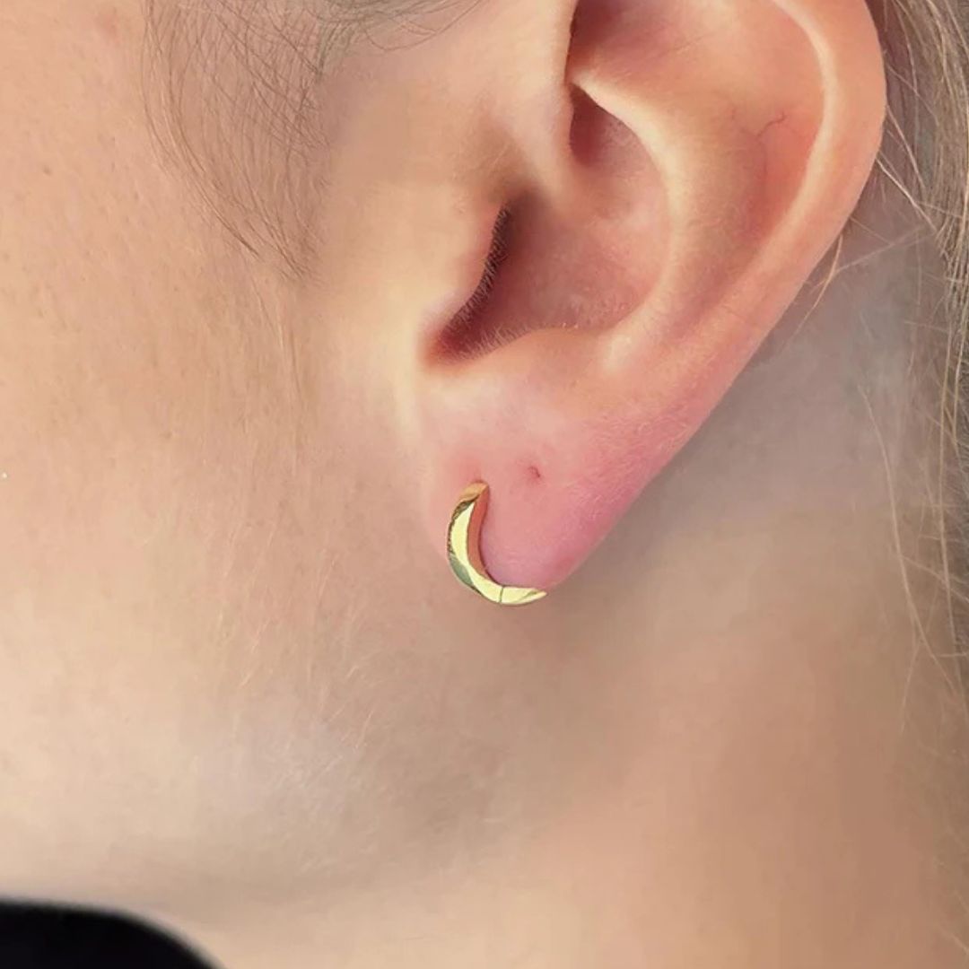 Mini Gold Hoops: Timeless Elegance for Women and Men
