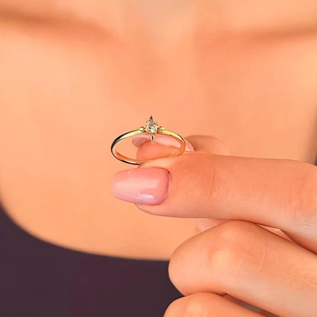 Minimalist Rings: How to Choose and Style Understated Gold Designs
