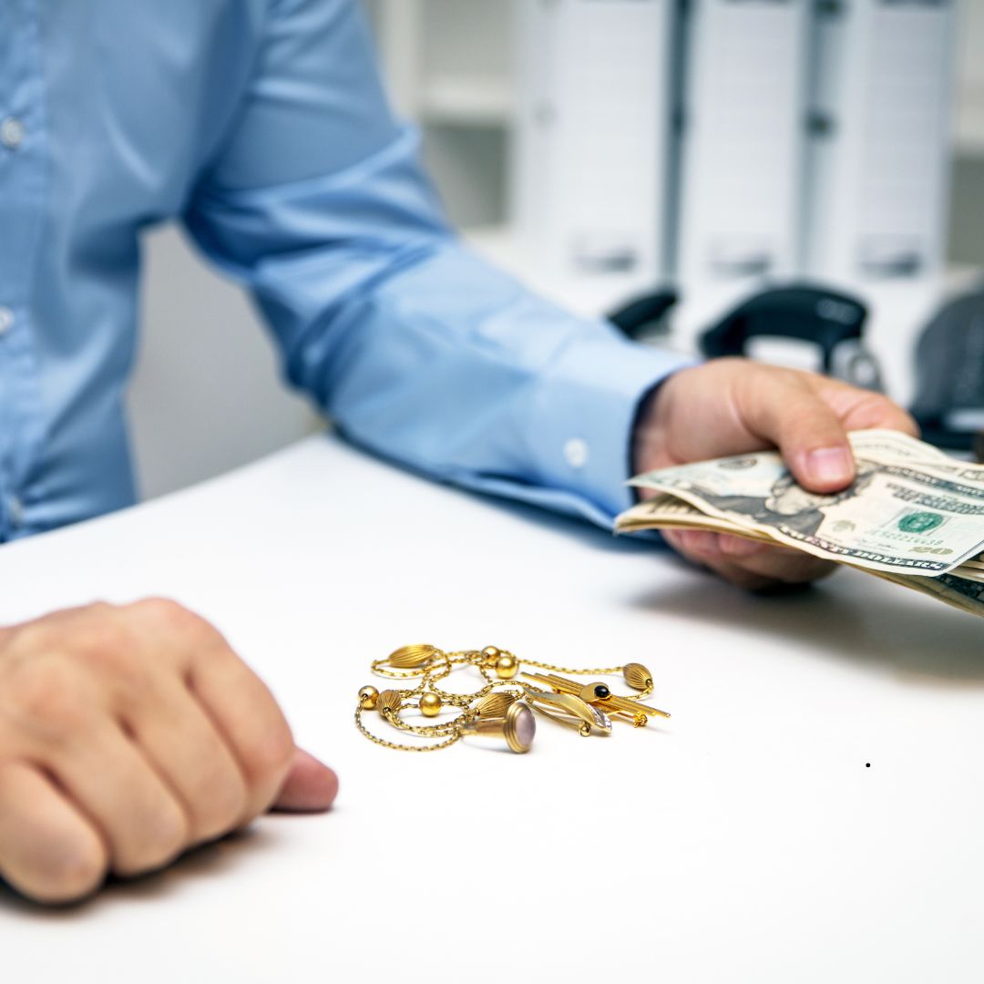 How to Sell Old Gold Jewelry in the UK & USA Safely