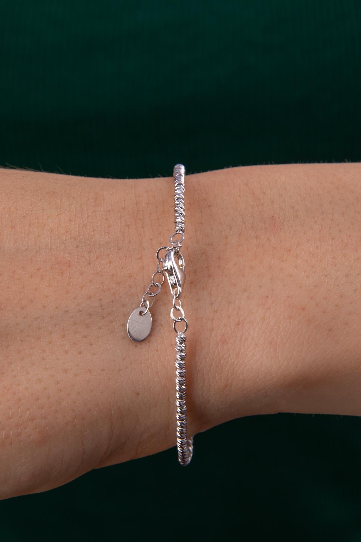 14K Gold 1 Row Dorica Cuff Bracelet