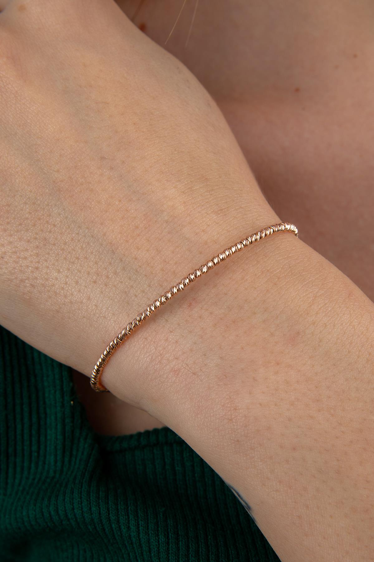 14K Gold 1 Row Dorica Cuff Bracelet