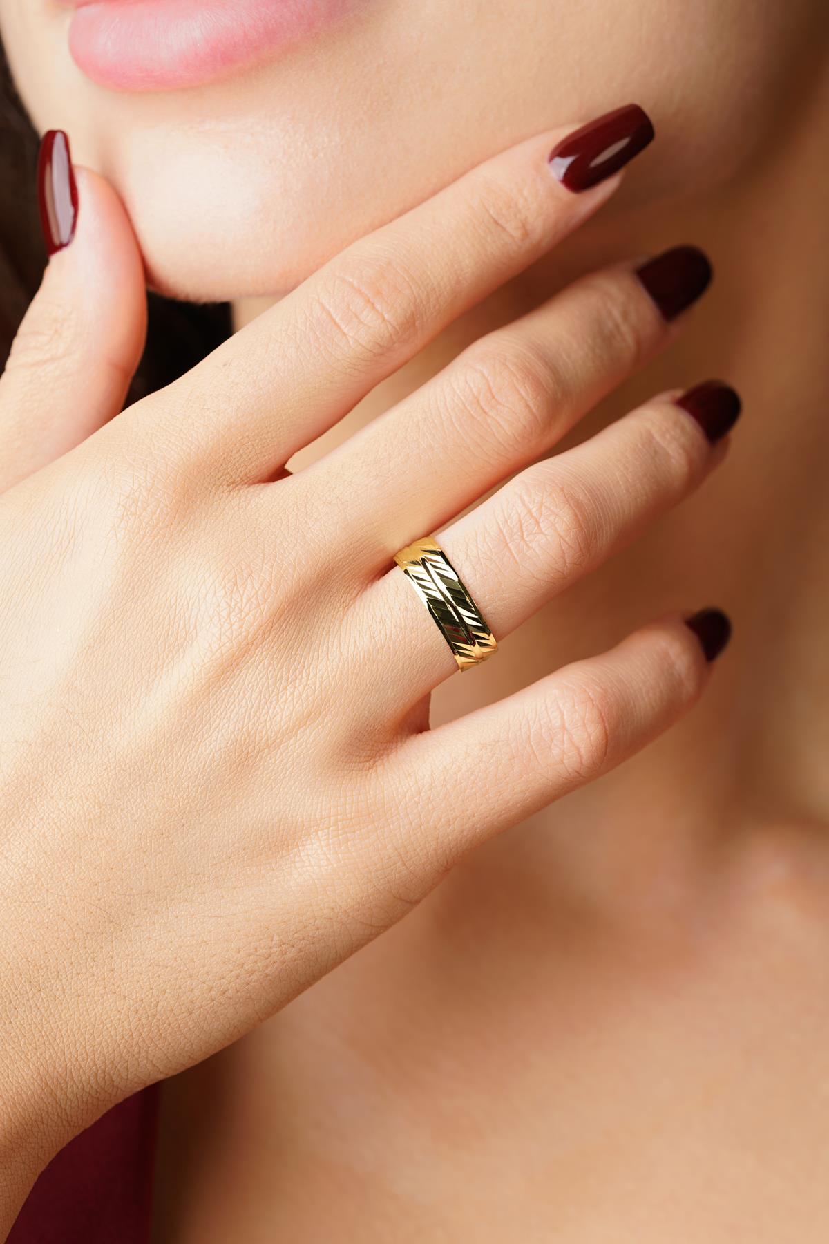 14K Gold Anima Wedding Band