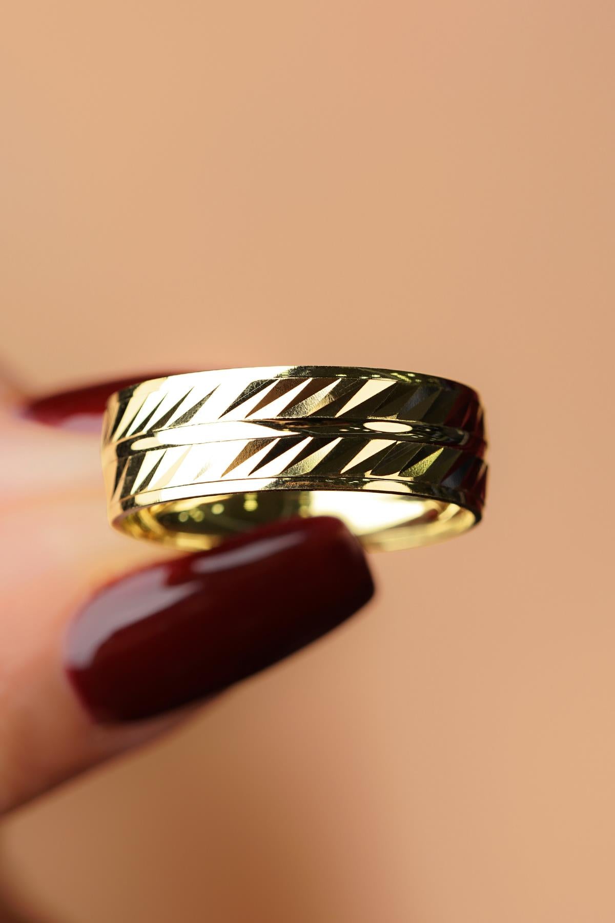 14K Gold Anima Wedding Band
