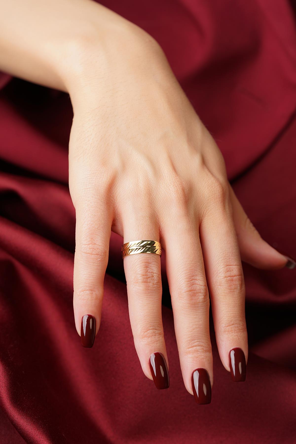 14K Gold Anima Wedding Band