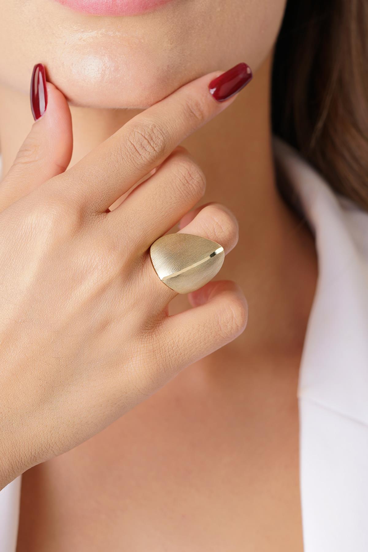 14K Gold Arina Style Gold Band Ring