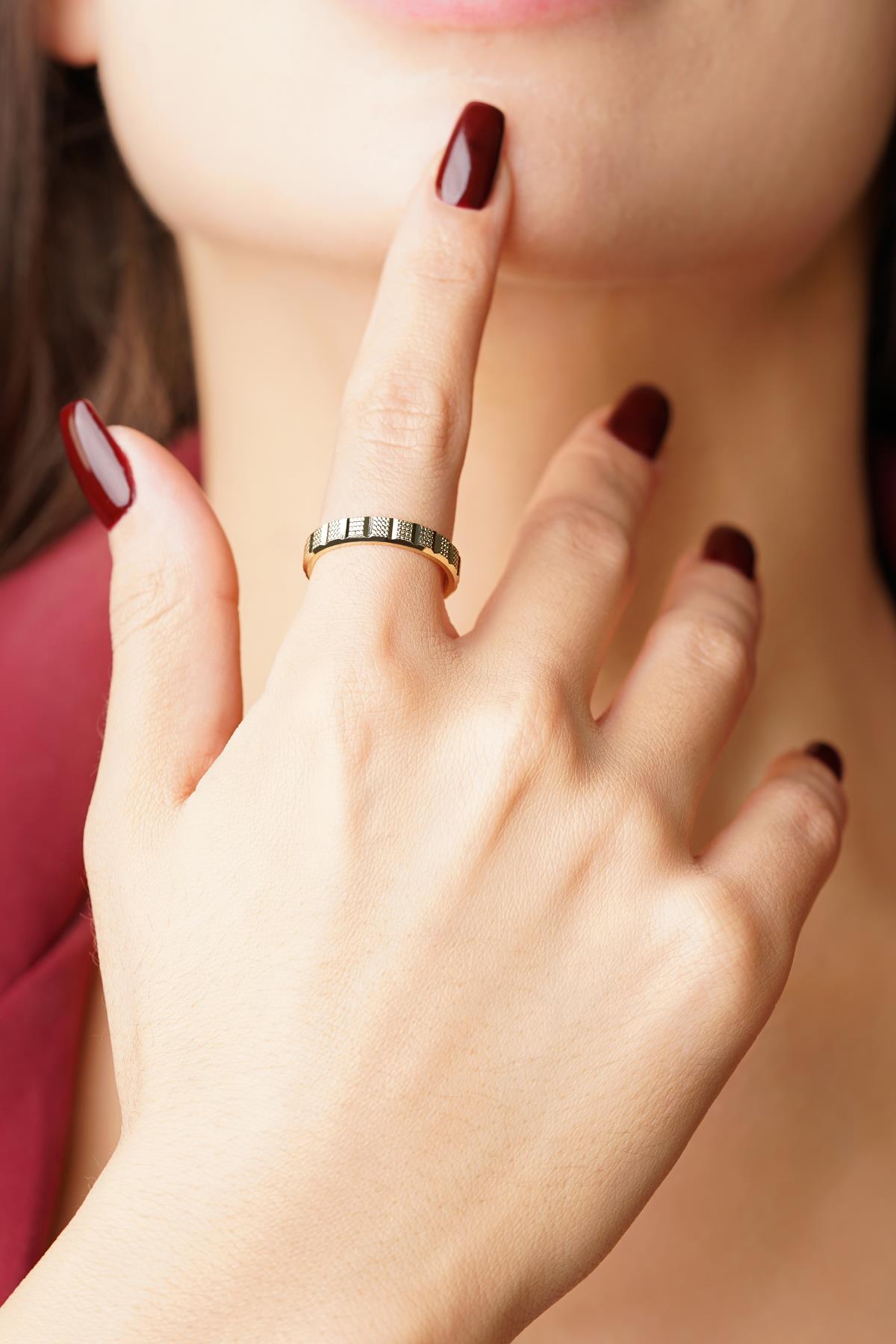 14K Gold Aura Wedding Band