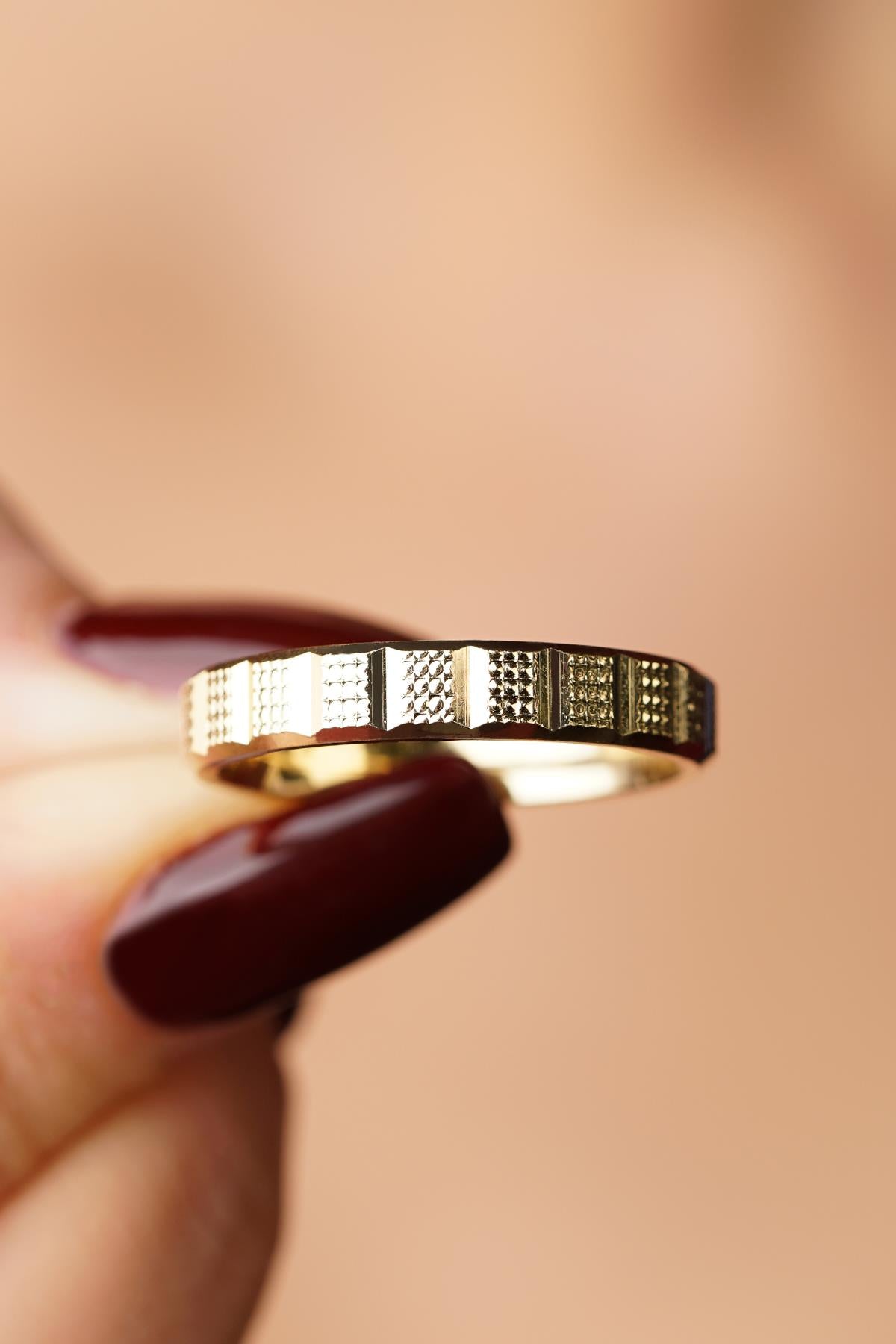 14K Gold Aura Wedding Band