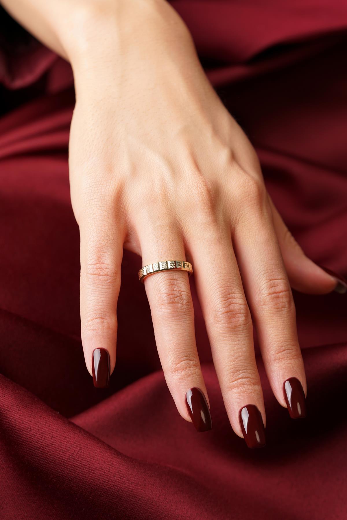 14K Gold Aura Wedding Band