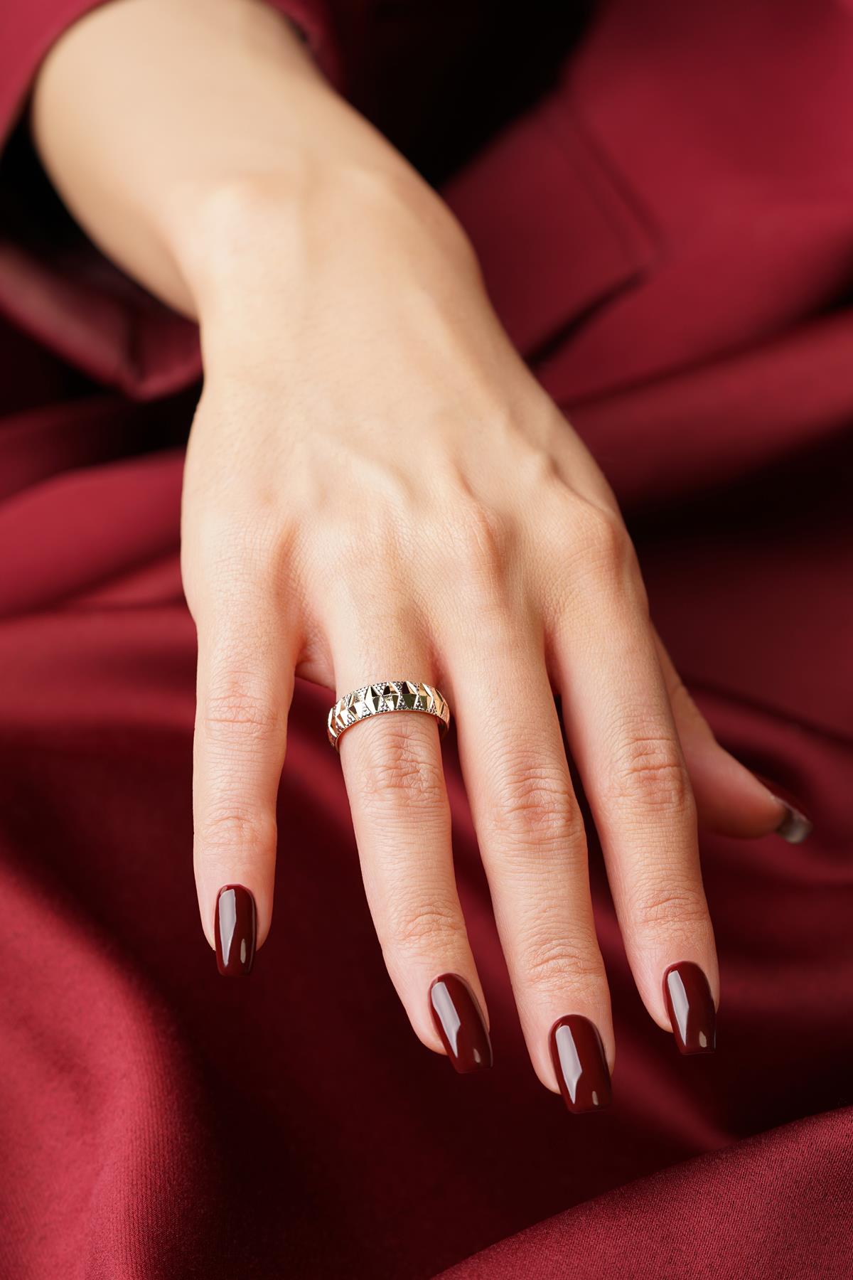 14K Gold Brezza Wedding Band