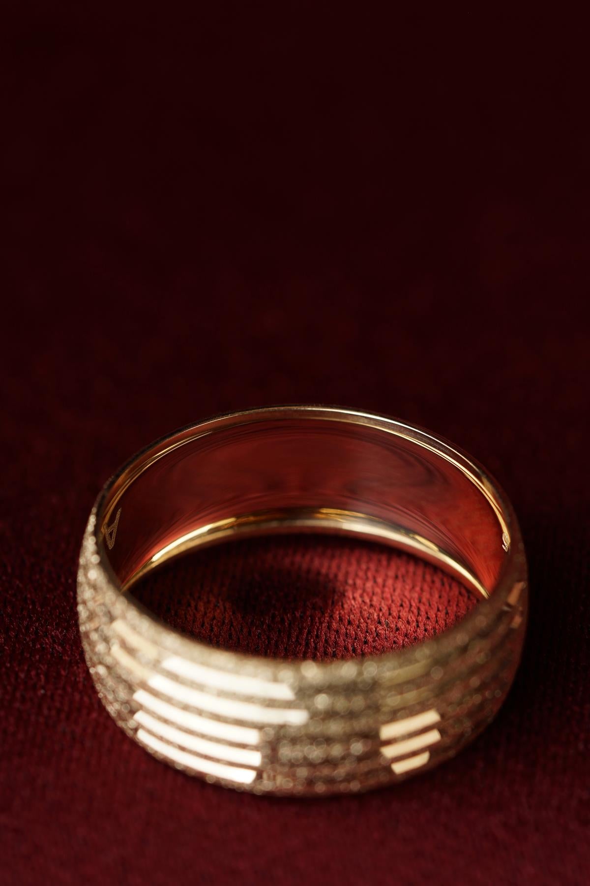 14K Gold Cara Wedding Band