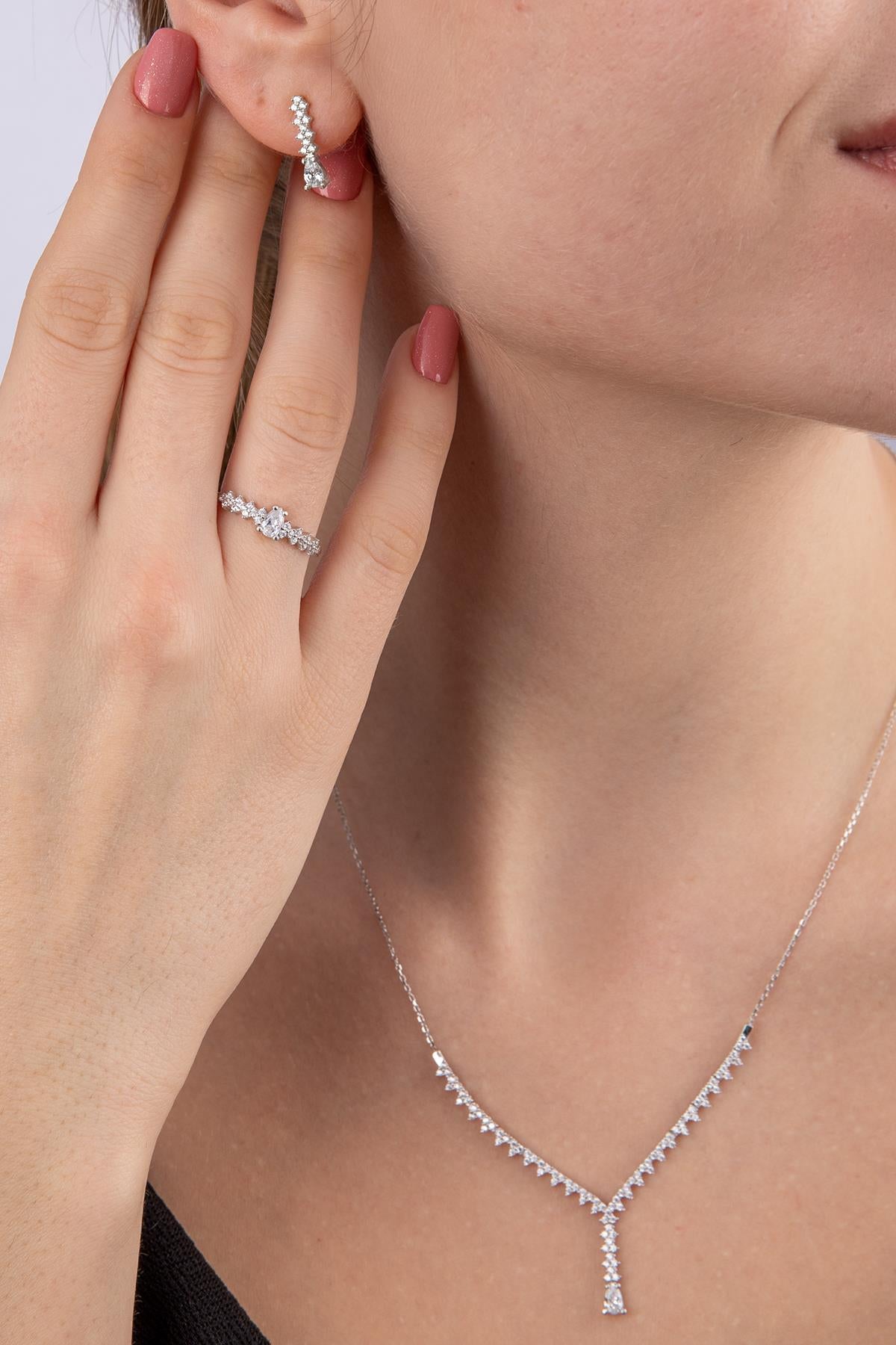 14K Gold Charming White Stone Set