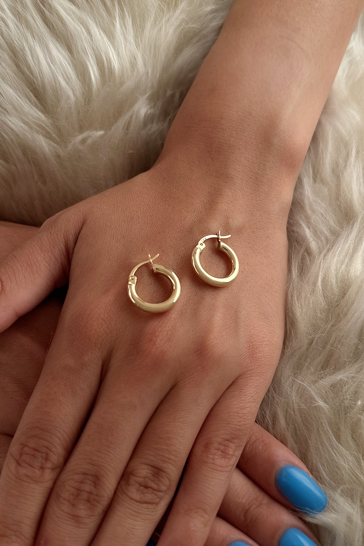 14K Gold Chunky Tube Earrings 10