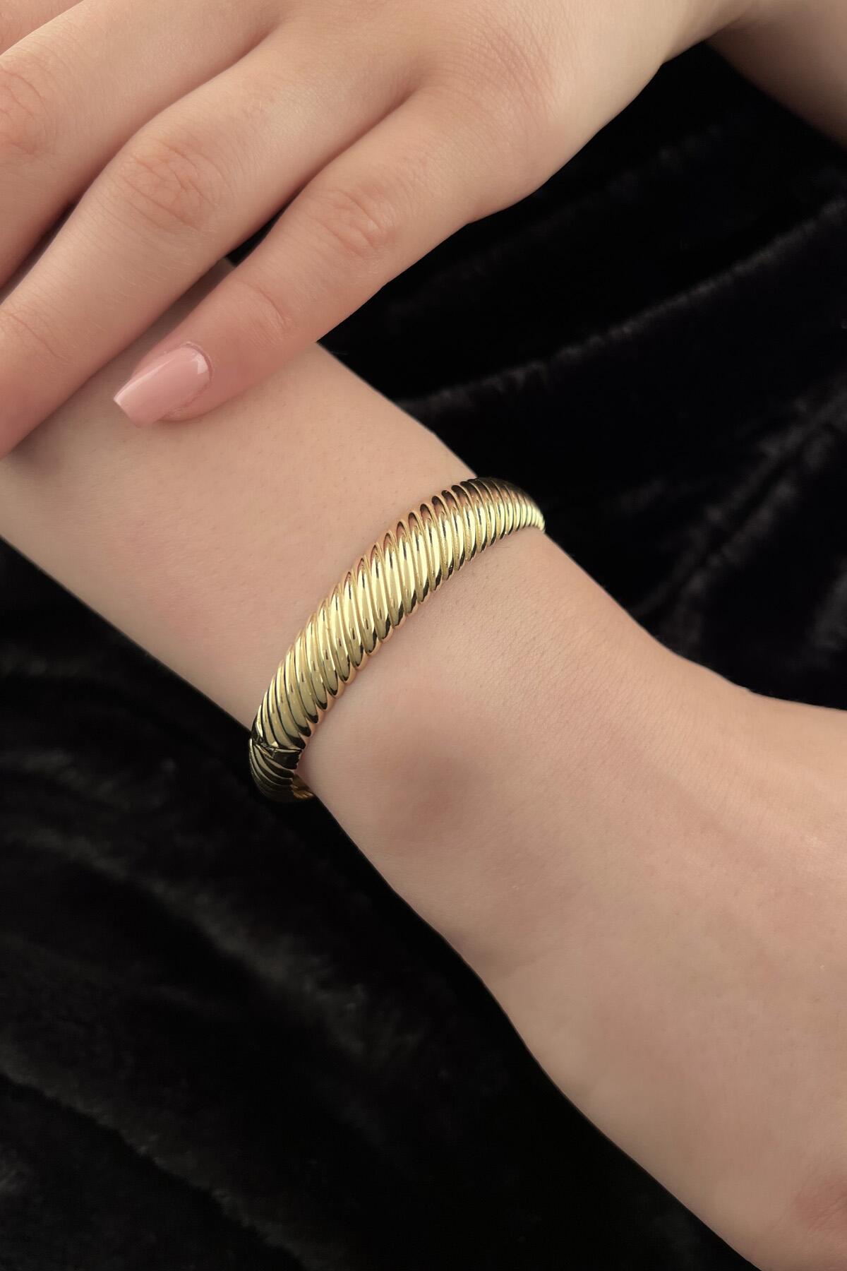 14K Gold Croissant Cuff Bracelet