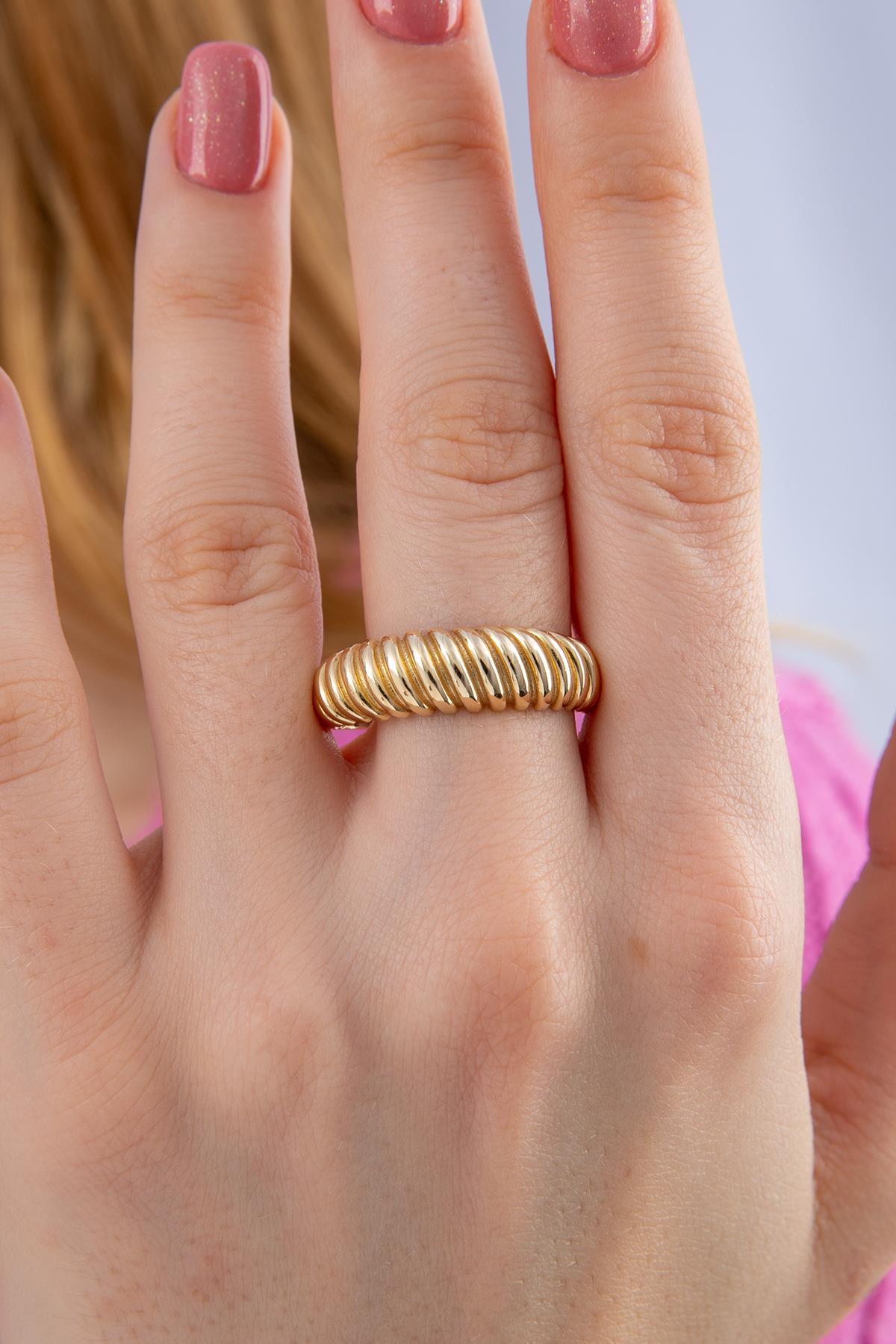 14K Gold Croissant Ring