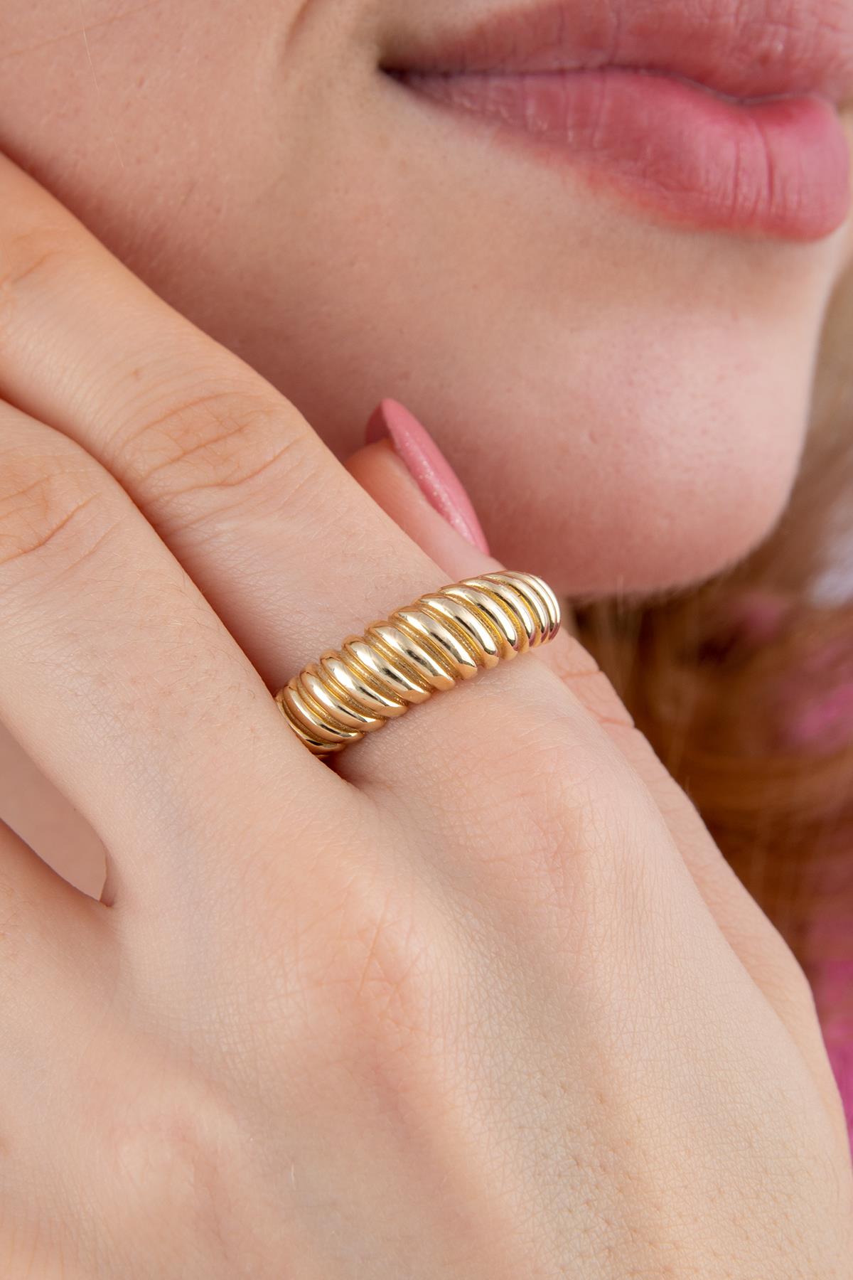 14K Gold Croissant Ring
