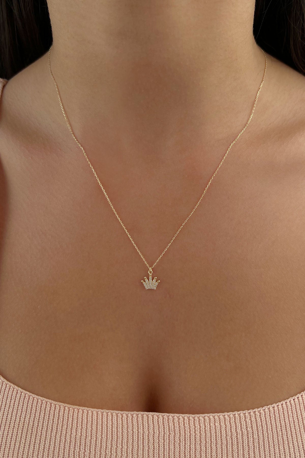 14K Gold Crown Shape Necklace