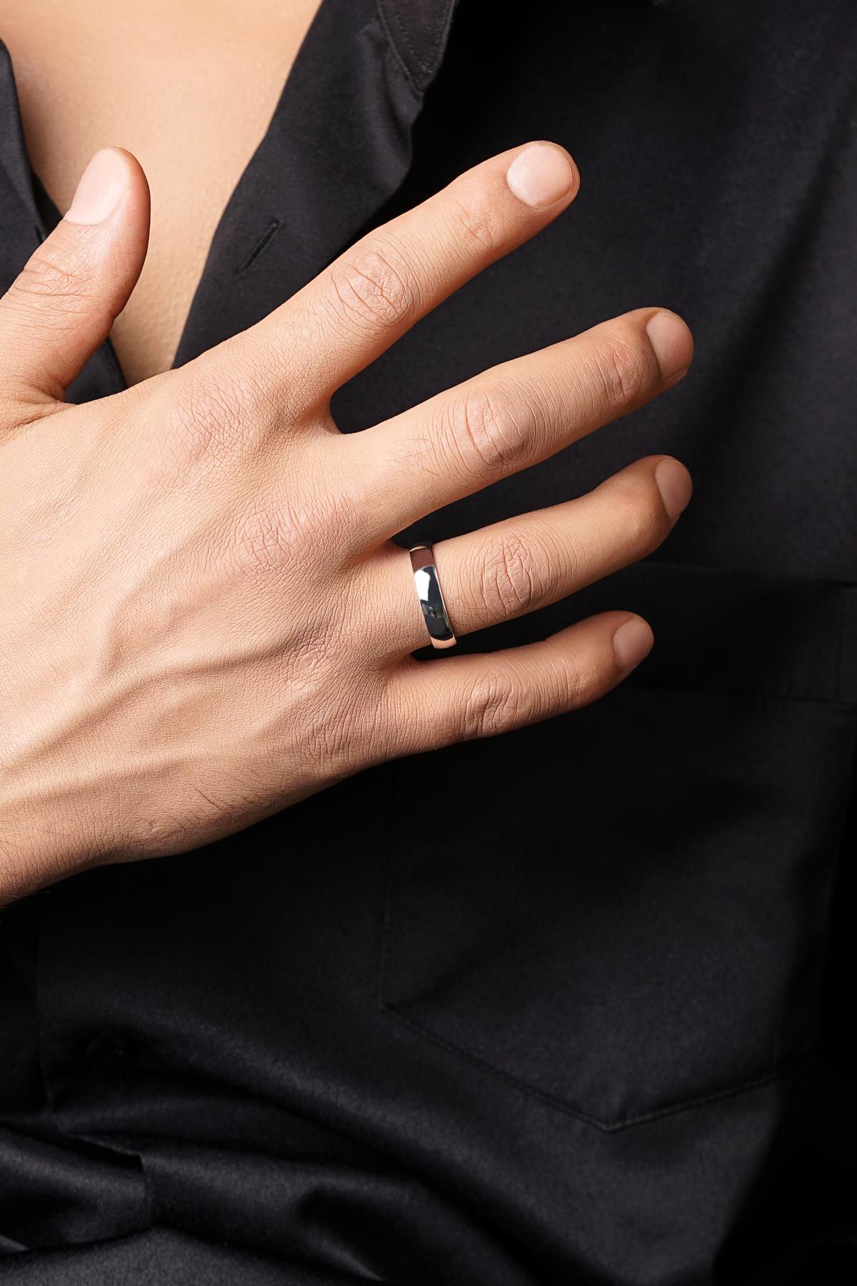 14K Gold D Shape Man Wedding Ring 0.196 inch