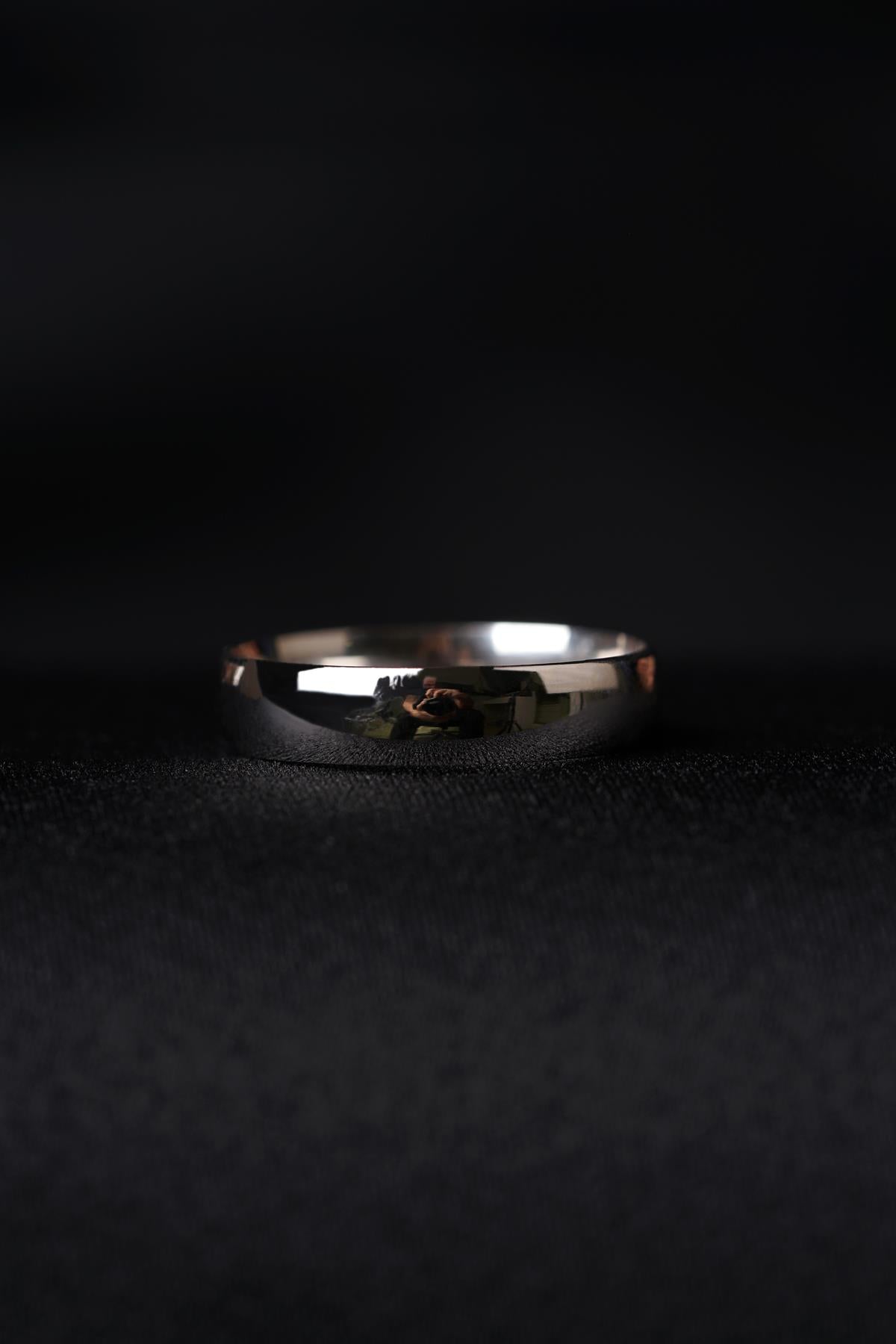 14K Gold D Shape Man Wedding Ring 0.196 inch