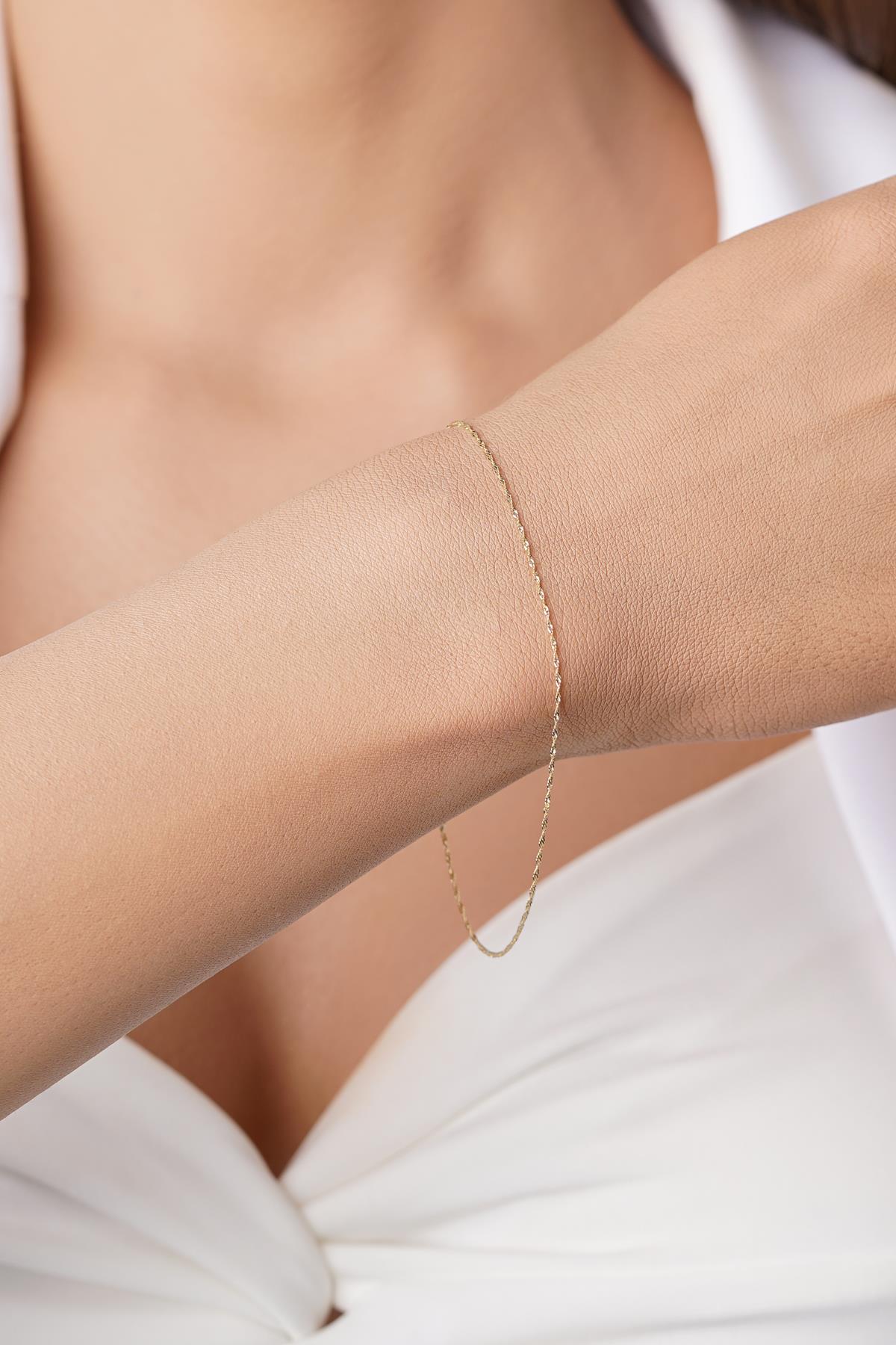 14K Gold Dainty Singapore Bracelet