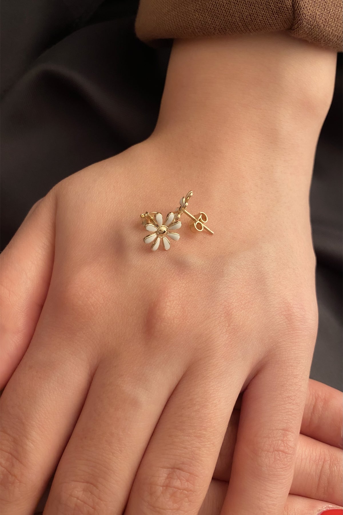 14K Gold Daisy Earrings