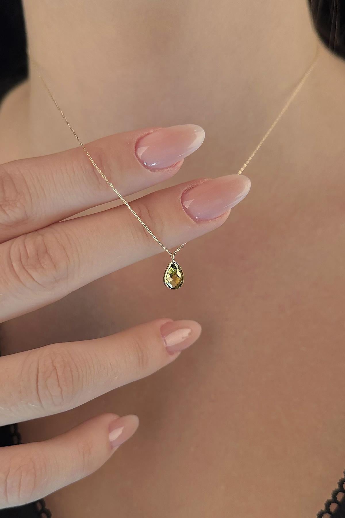 14K Gold Day Green Color Stone Drop Shape Necklace