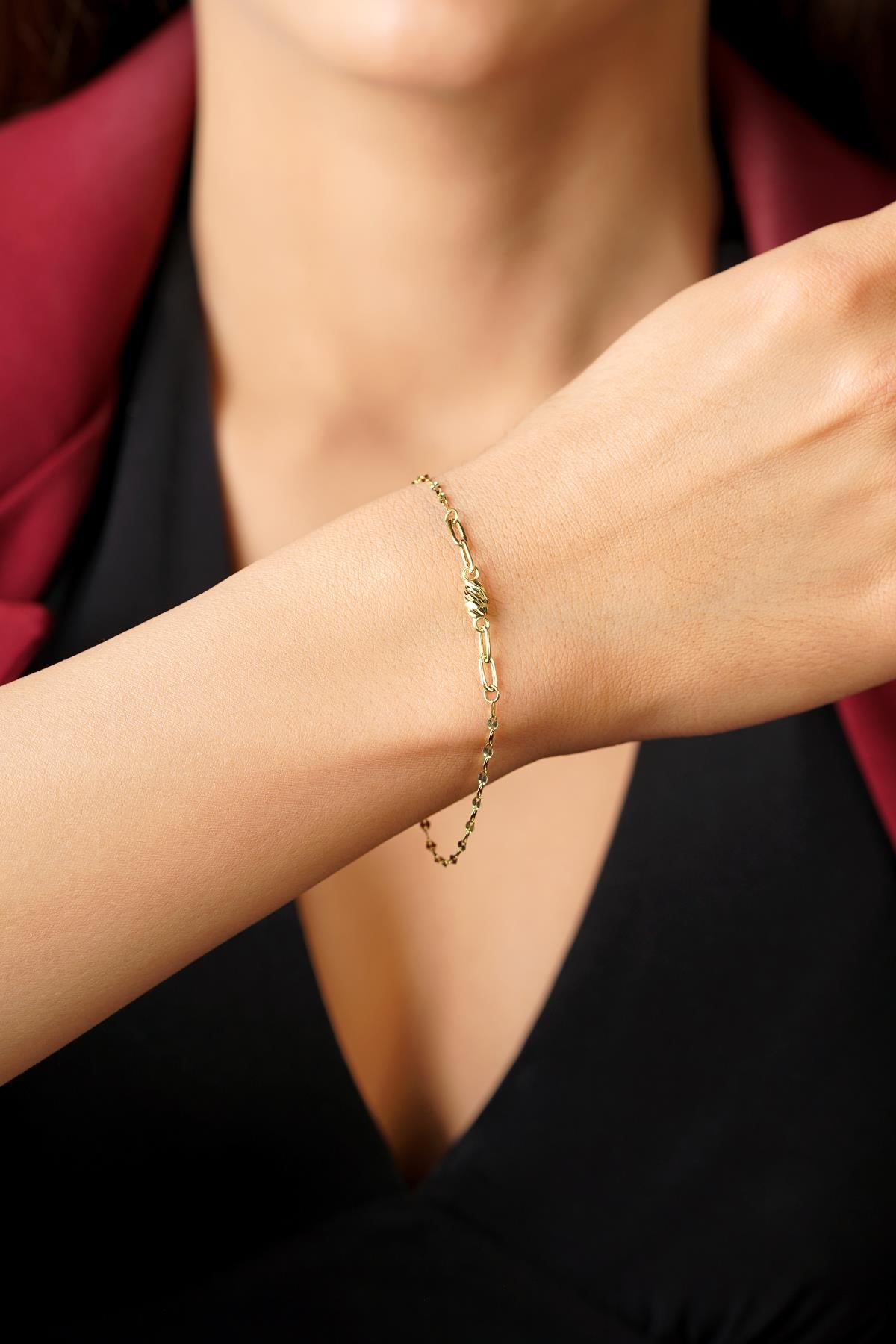 14K Gold Diamond-Cut Almond Mirror Bracelet