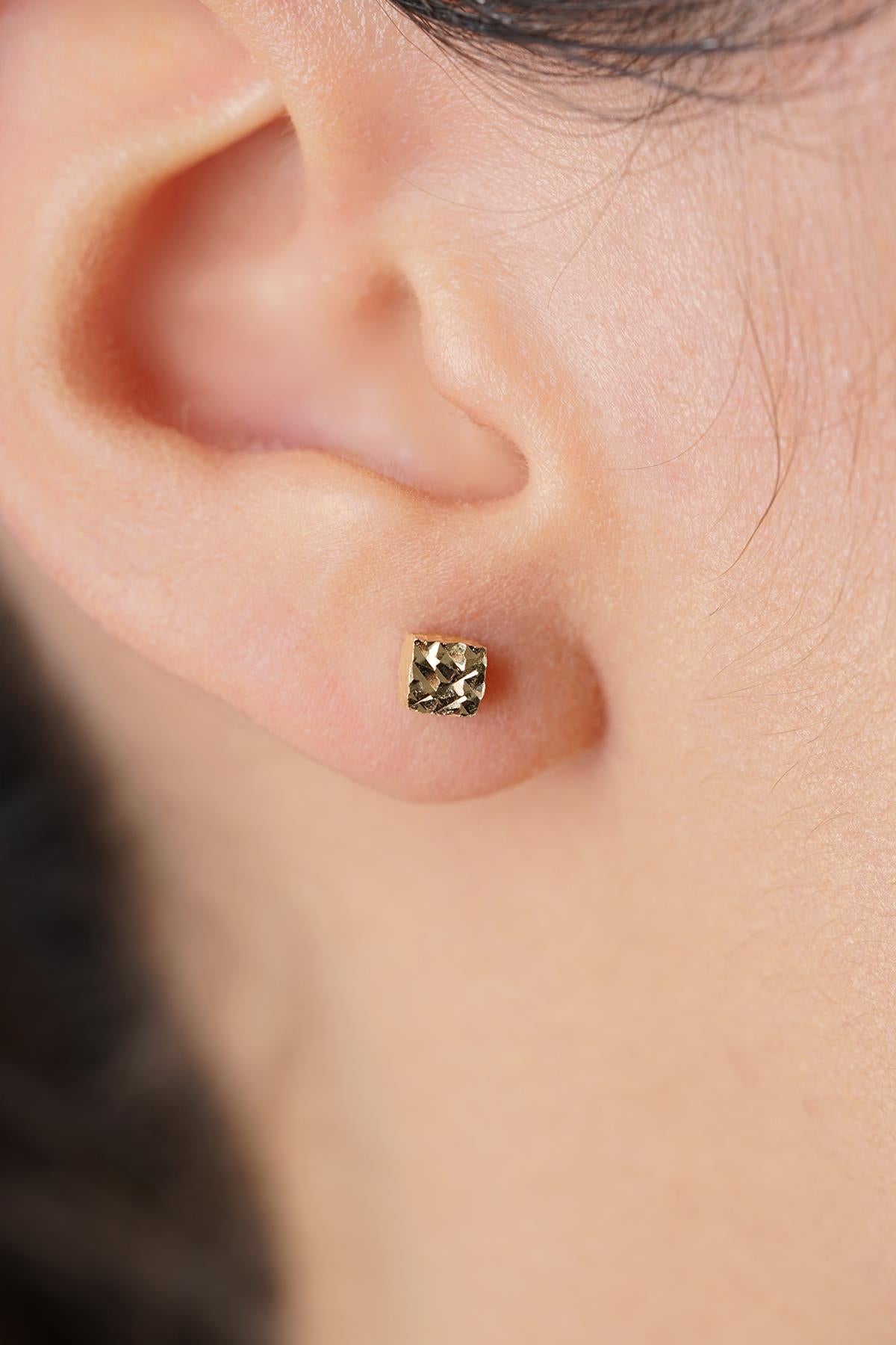 14K Gold Diamond-Cut Box Stud Earrings