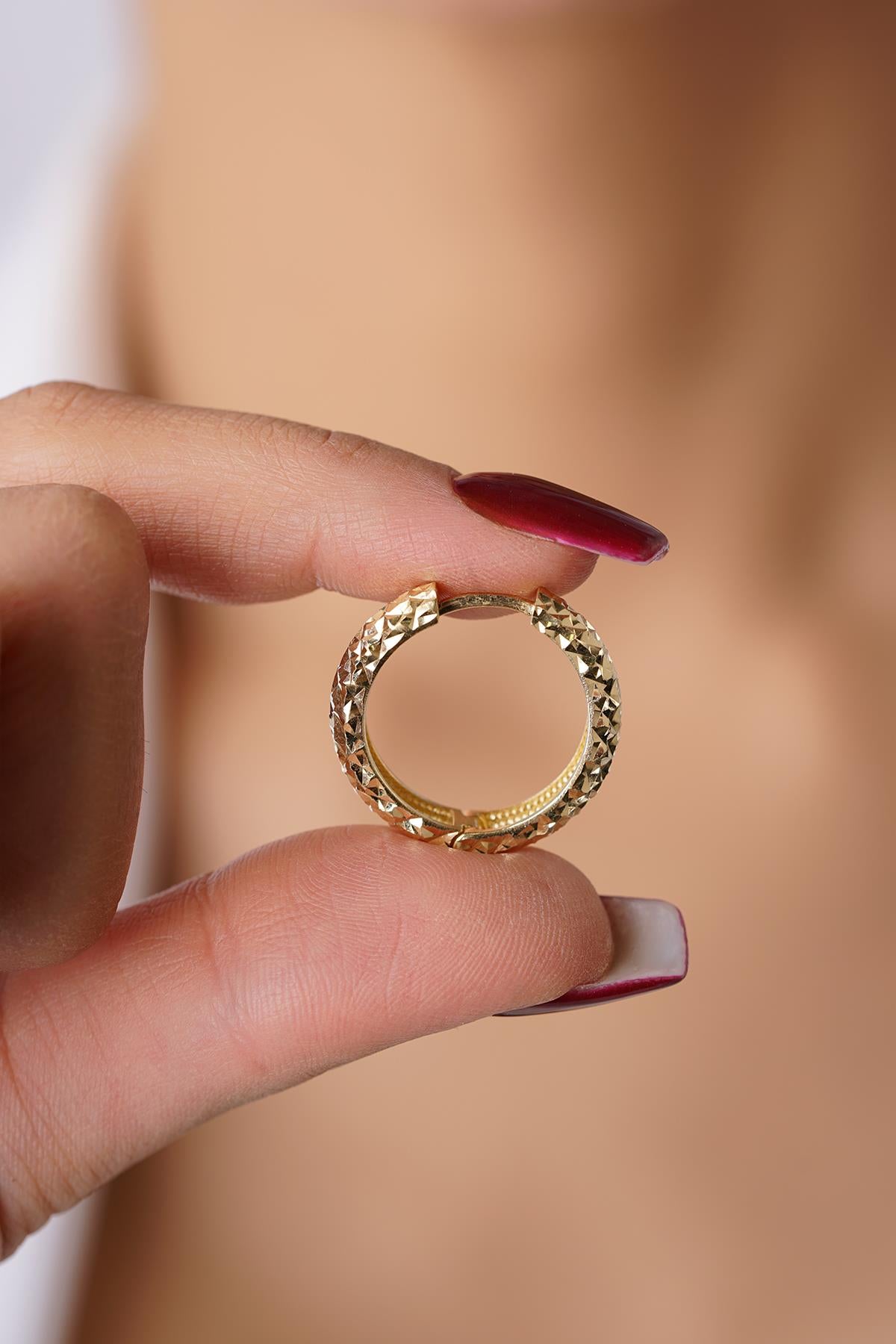 14K Gold Diamond-Cut Sparkle Hoops