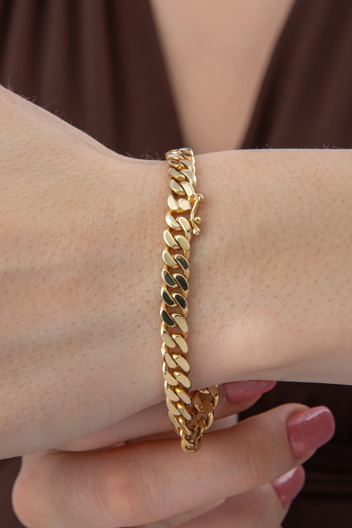 14K Gold Diamond Personalized Name Bracelet