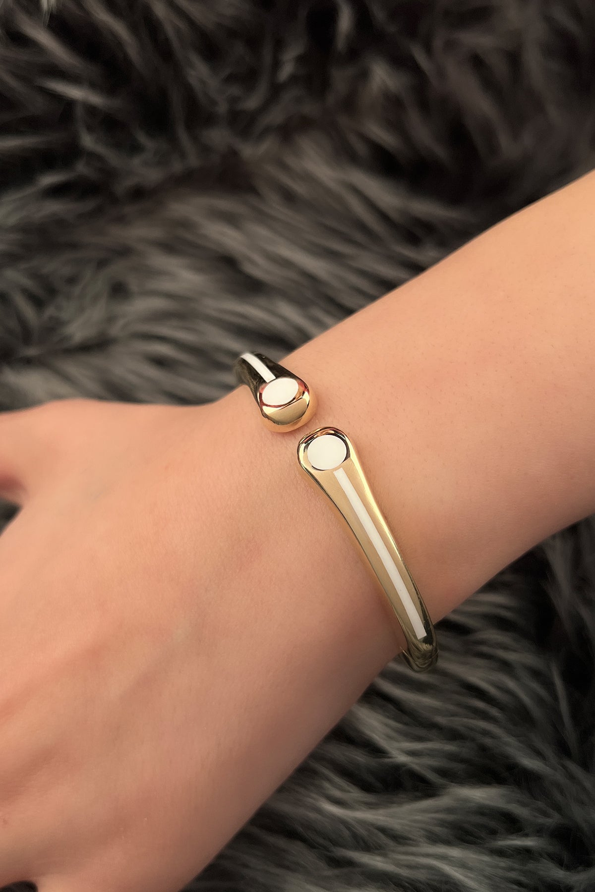 14K Gold Dome Teardrop Bangle Bracelet