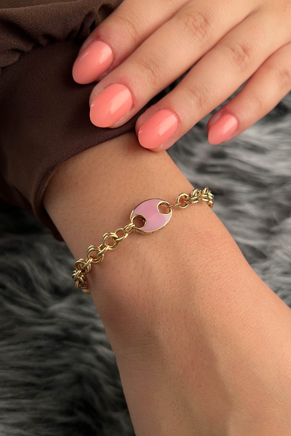 14K Gold Double Rolo Bracelet With Pink Object