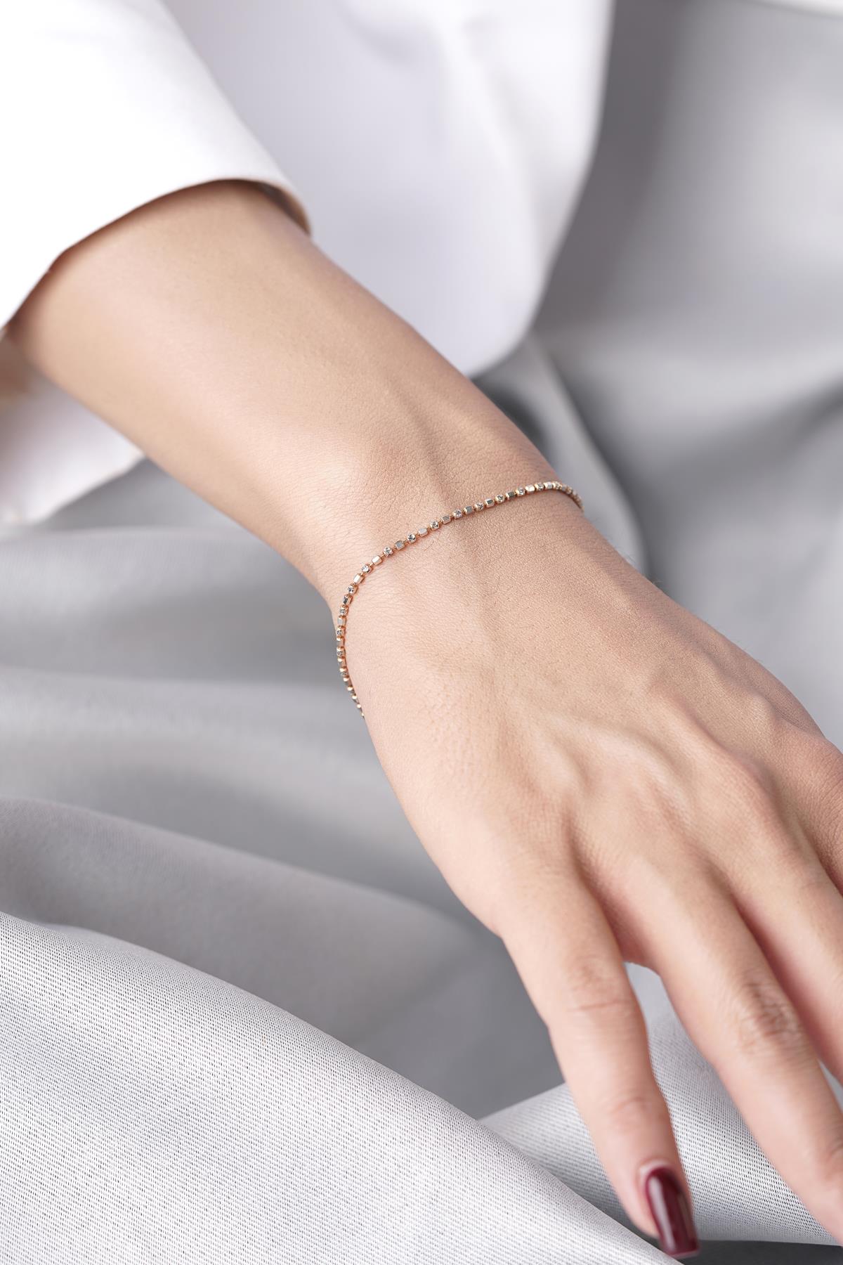 14K Gold Elegant Dorica Ball Bracelet