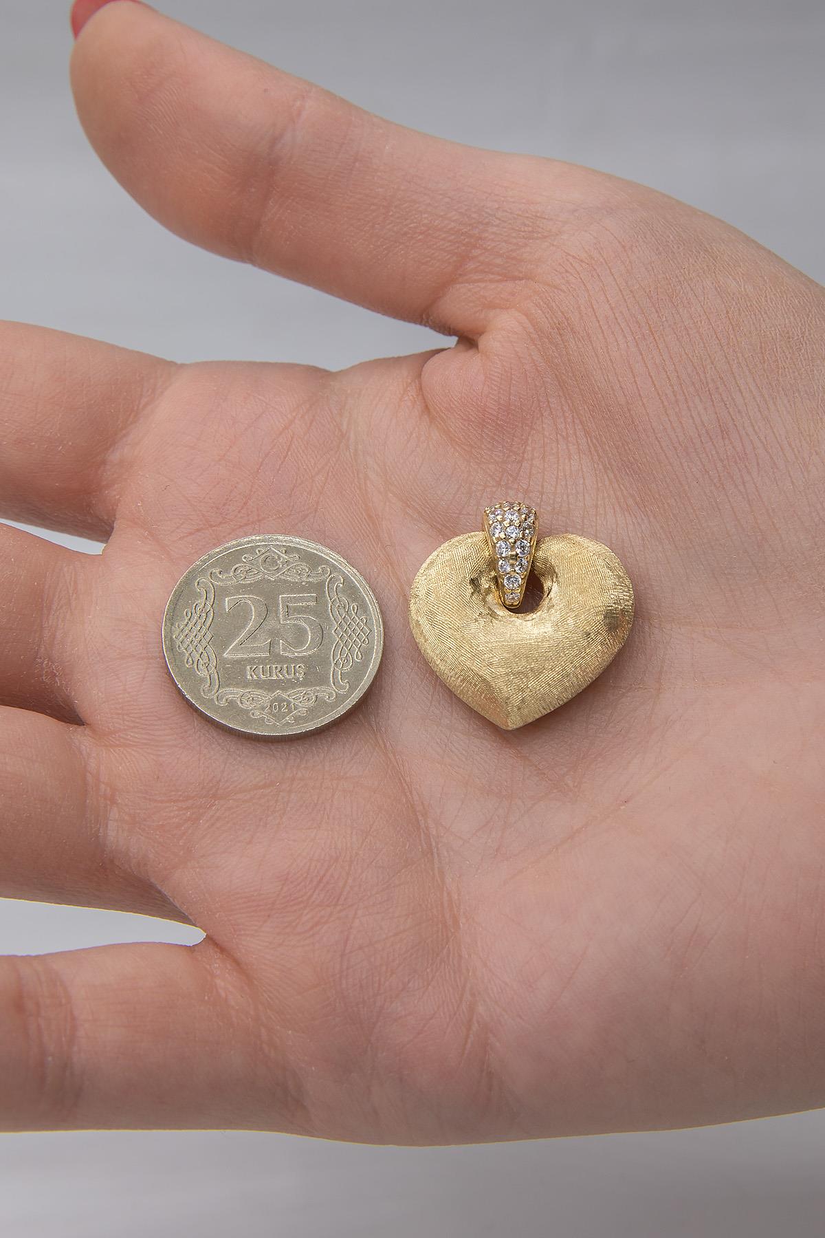 14K Gold Enchanting Heart Pendant