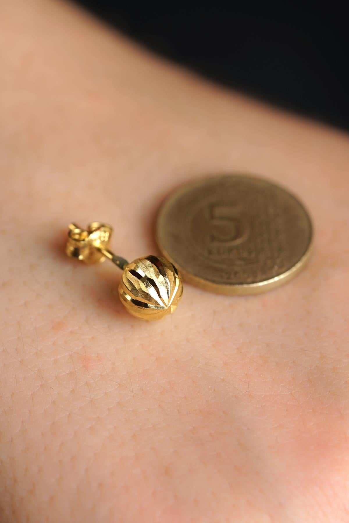 14K Gold Engraved Ball Men’s Earring
