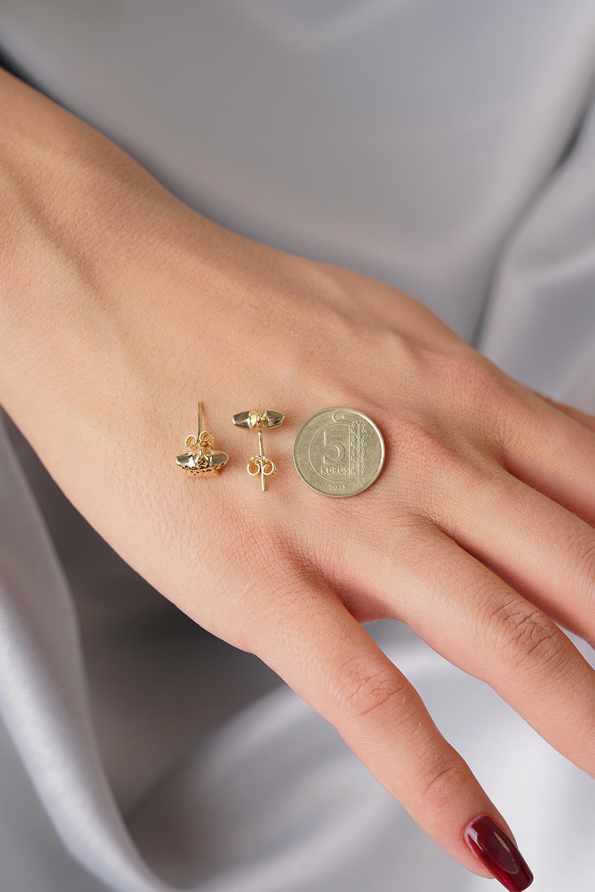 14K Gold Etched Star Stud Earrings