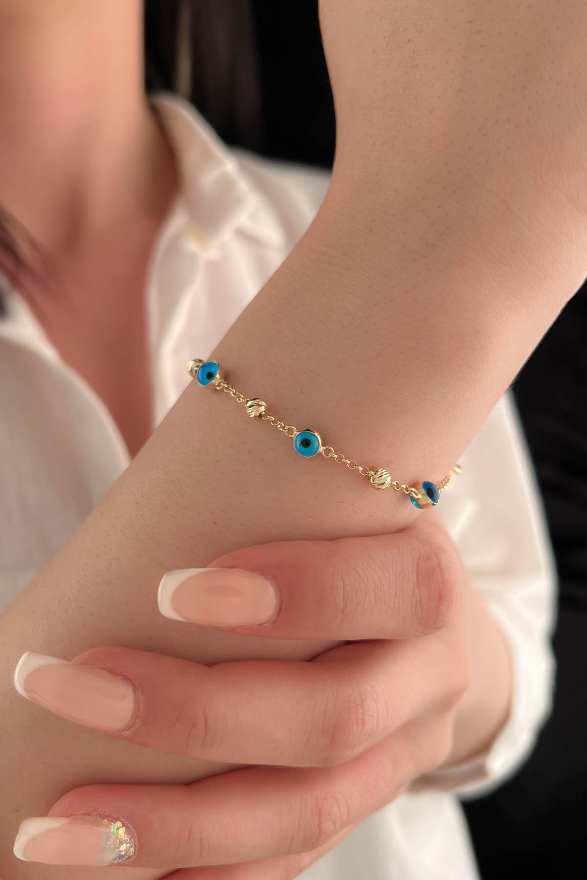 14K Gold Evil Eye And Diamond Cut Ball Bracelet