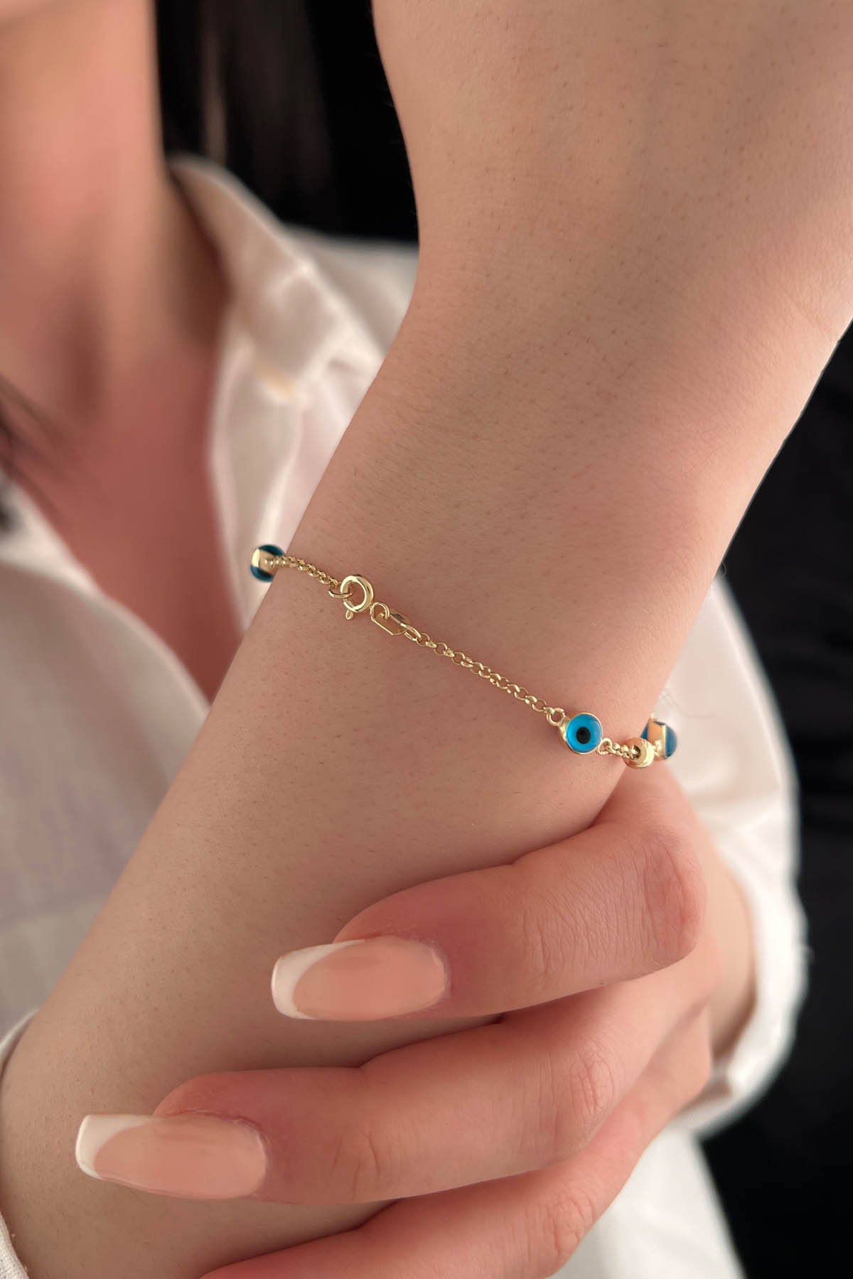 14K Gold Evil Eye And Diamond Cut Ball Bracelet