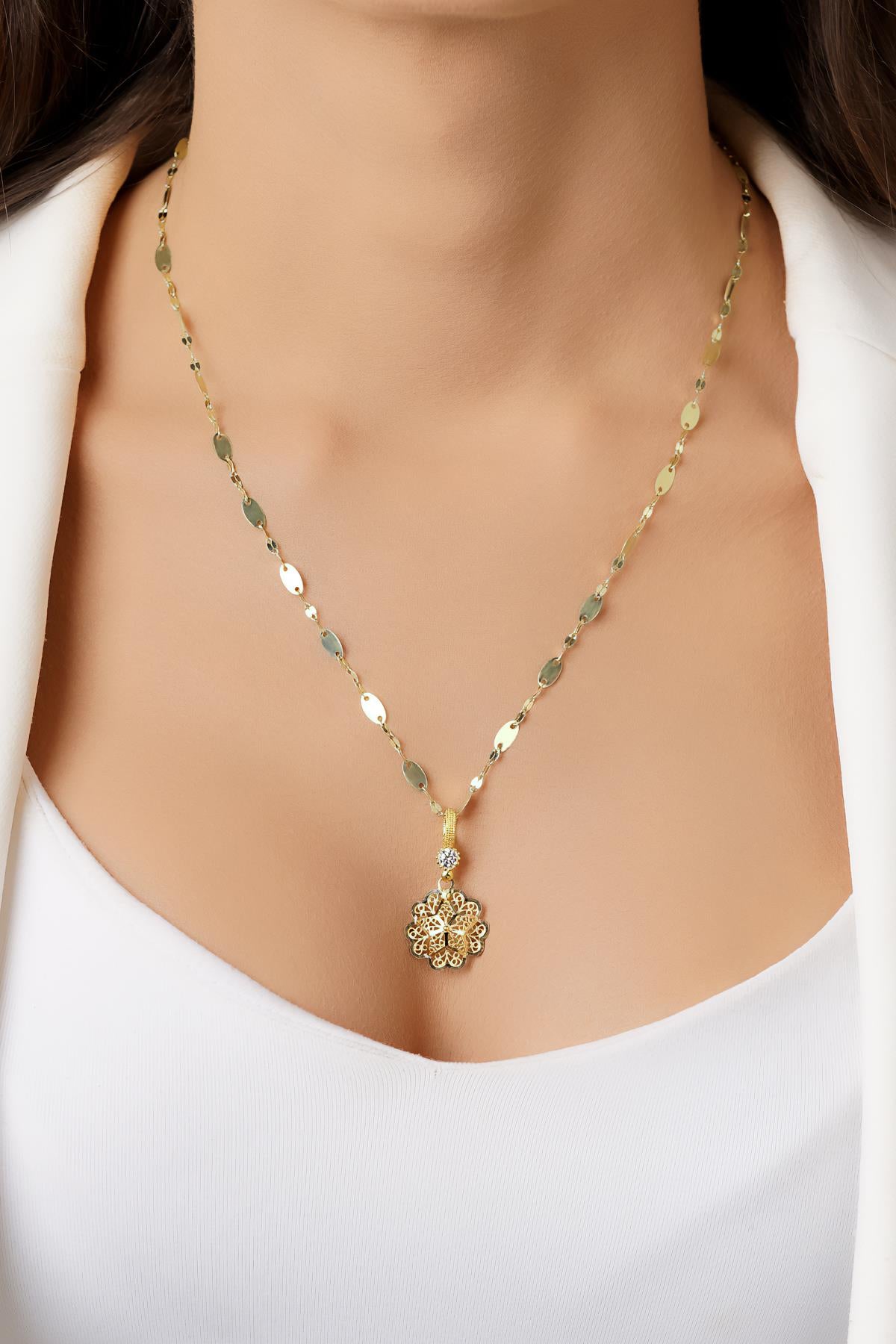 14K Gold Filigree Rose on Bold Mirror Chain