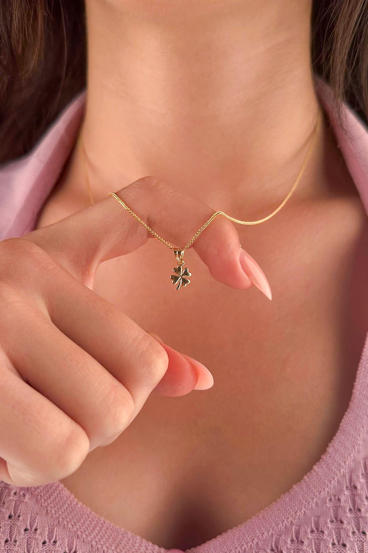 14K Gold Fine Foxtail Clover Necklace