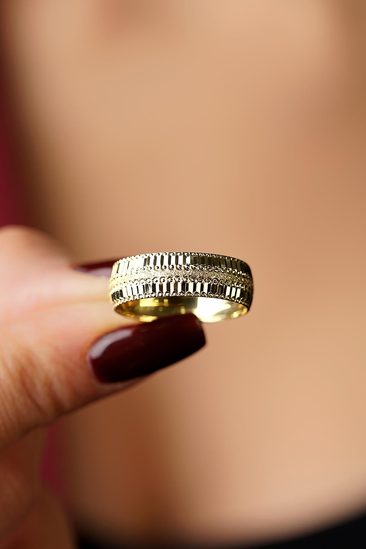 14K Gold Frangipane Wedding Band
