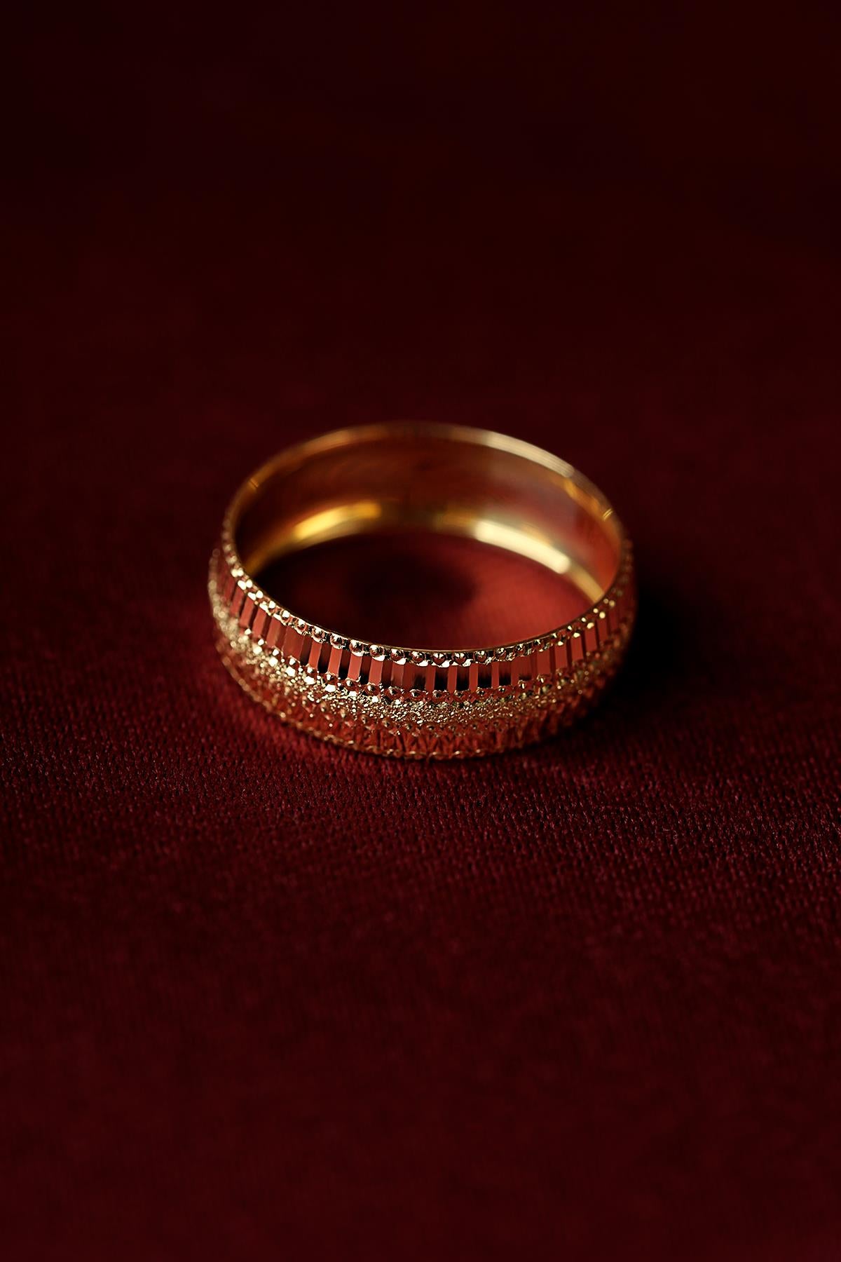 14K Gold Frangipane Wedding Band