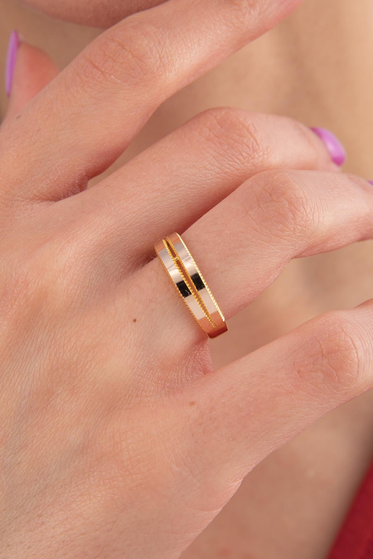 14K Gold Gleaming Double Spiral Ring