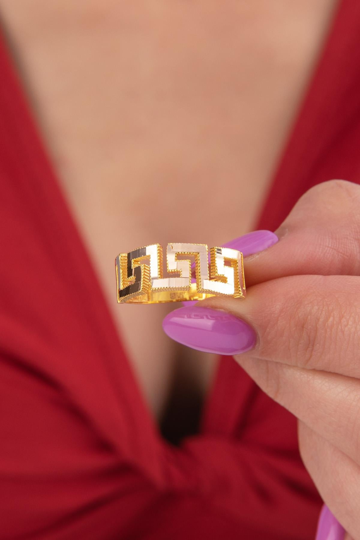 14K Gold Gleaming Greek Key Ring