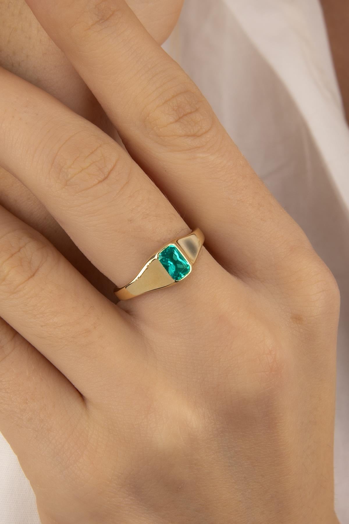 14K Gold Green Solitaire Ring