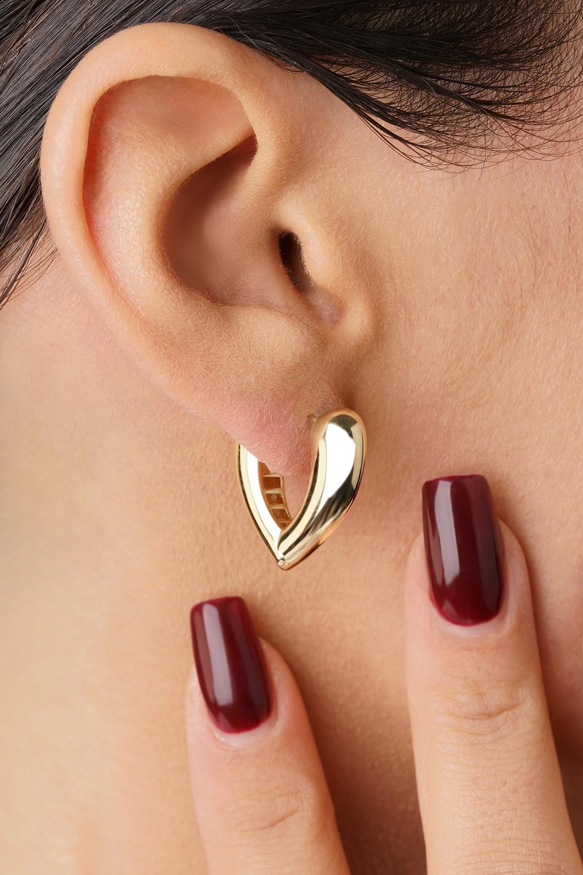 14K Gold Heart Motif Drop Earrings