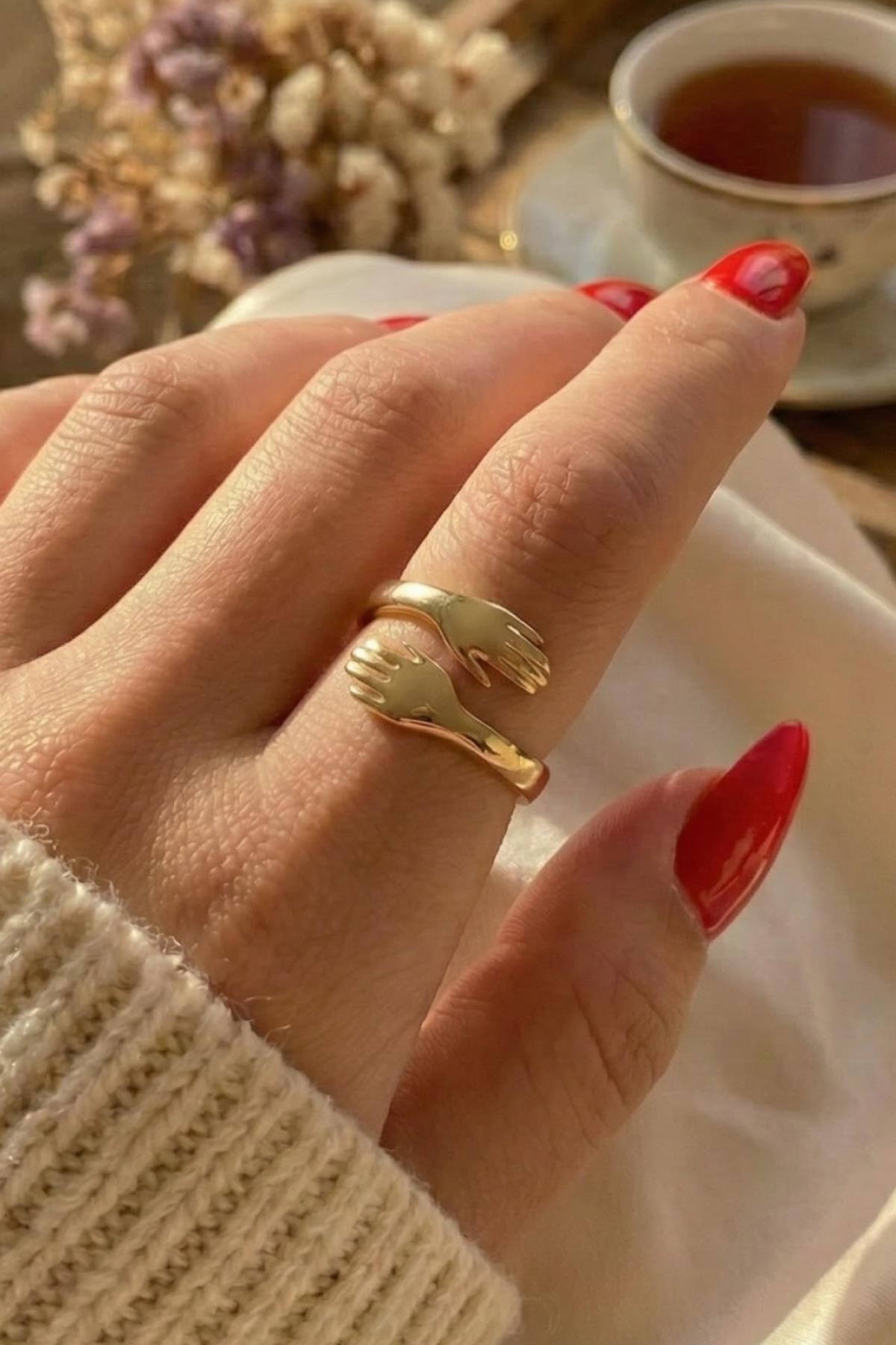 14K Gold Hug Ring