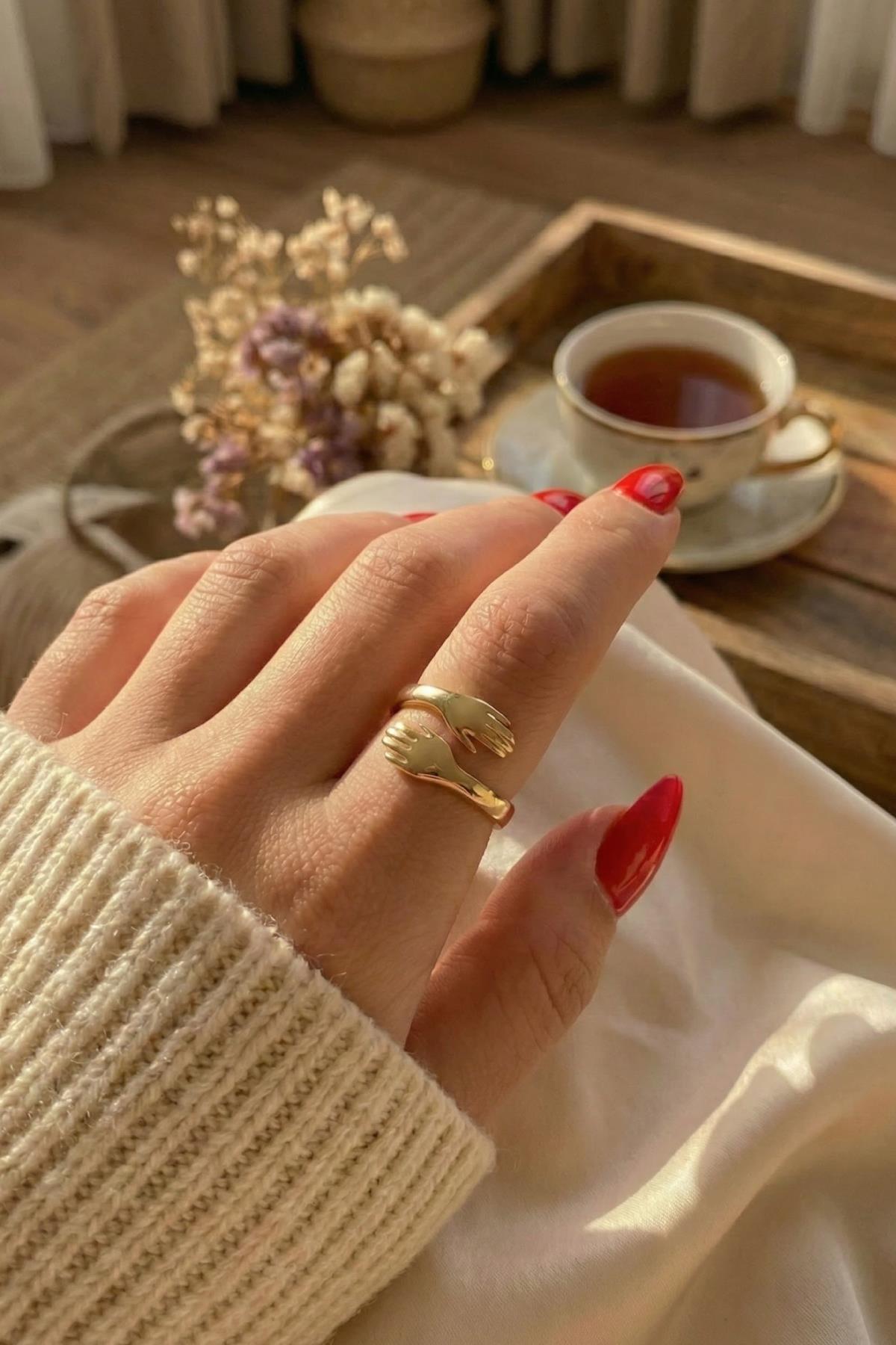 14K Gold Hug Ring
