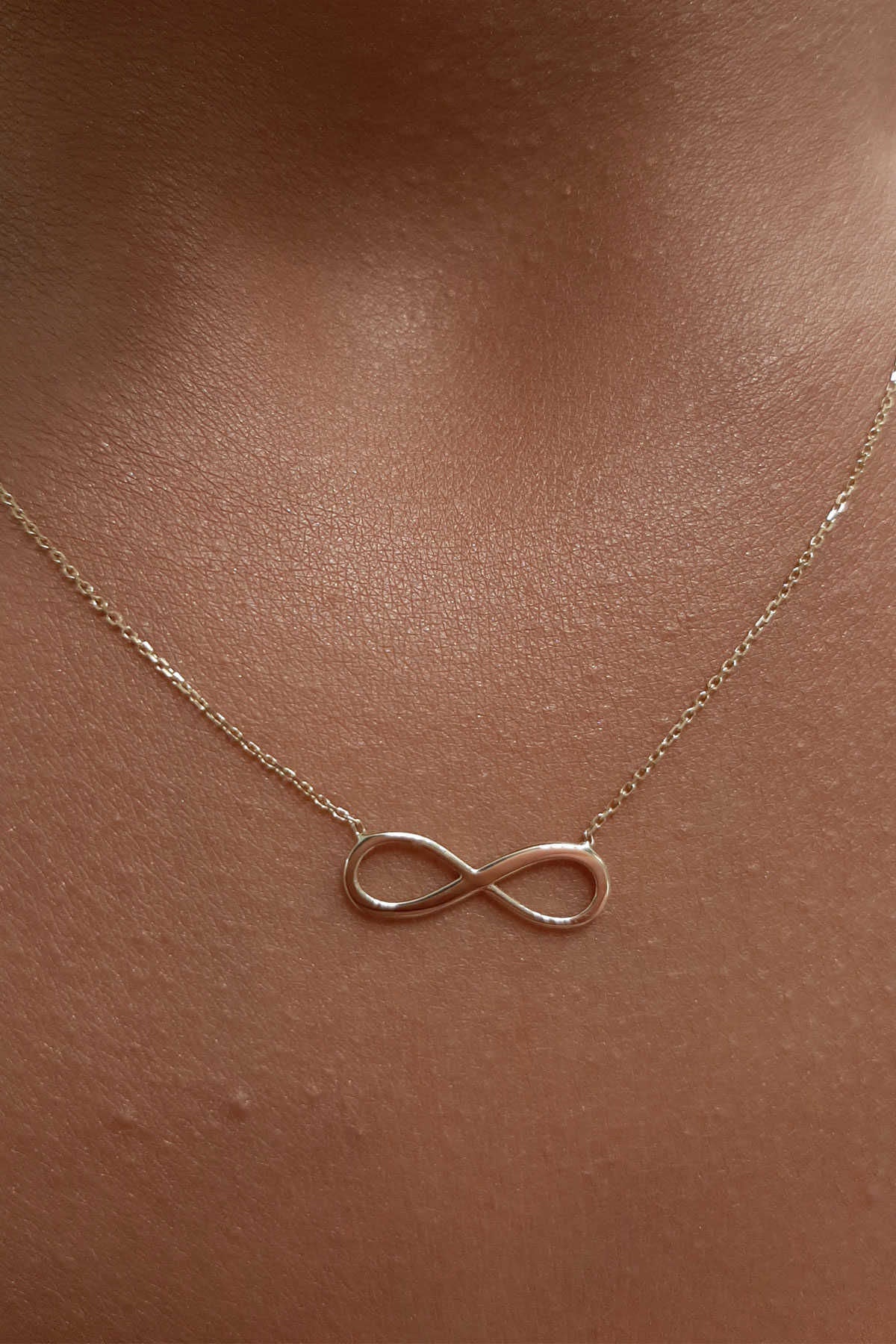 14K Gold Infinity Shape Necklace
