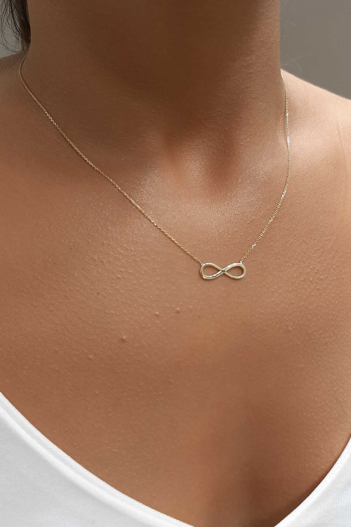 14K Gold Infinity Shape Necklace